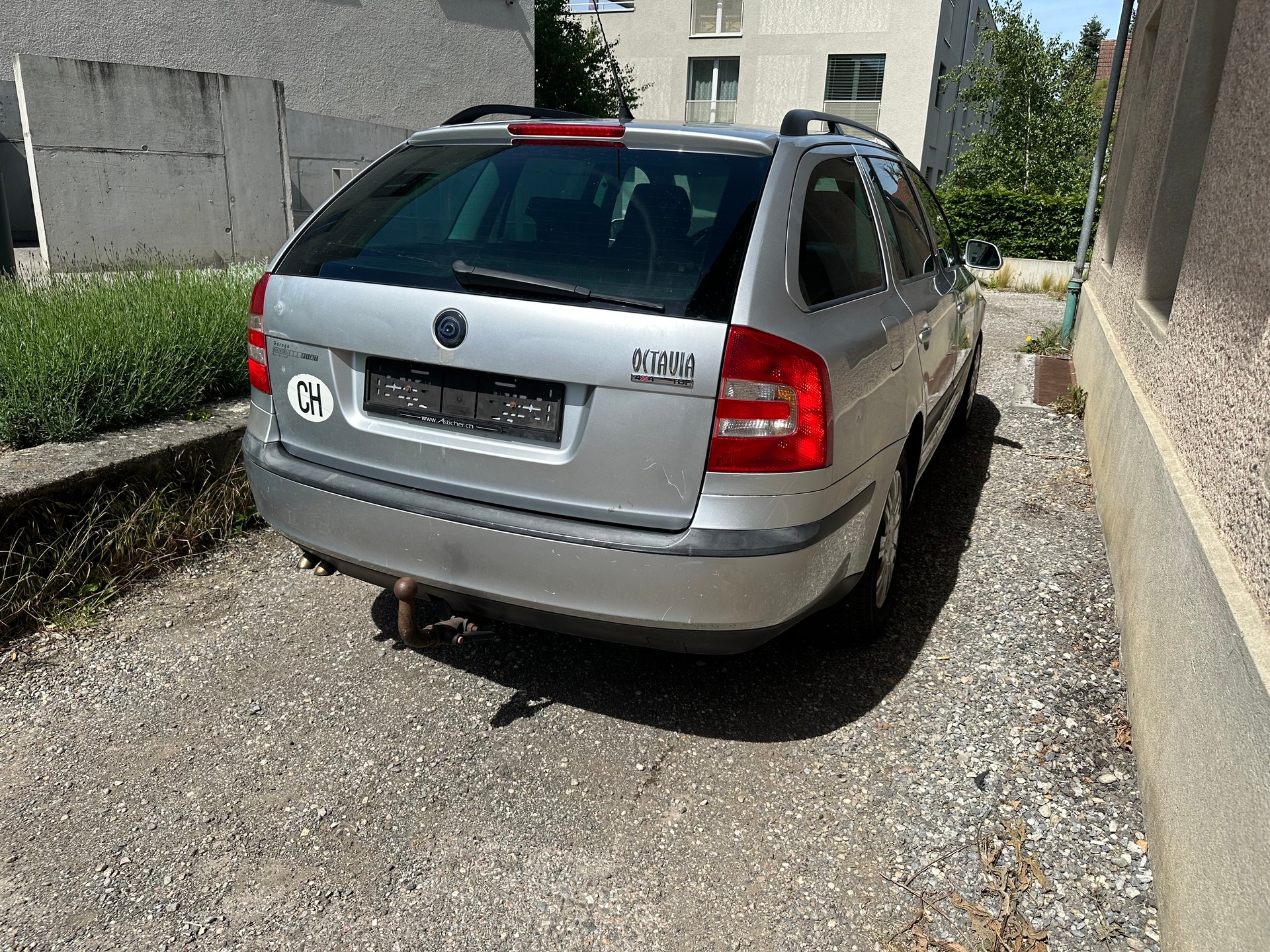 SKODA Octavia 1.9 TDI Adventure 4x4-image-2