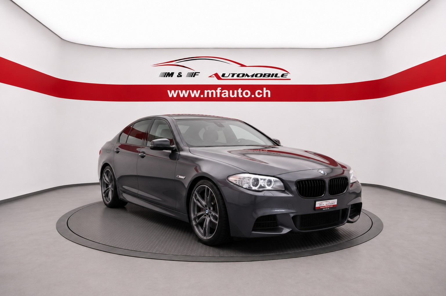 BMW M 550d xDrive M-Sport-showroom-element-1