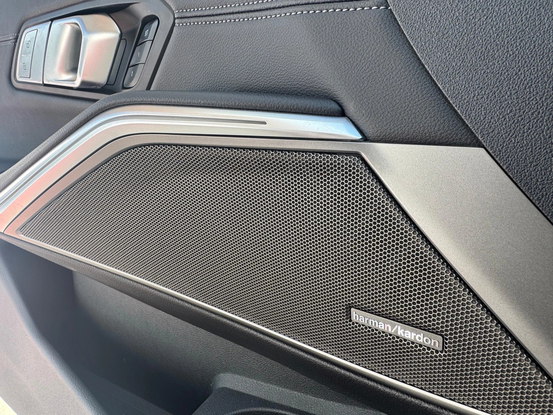 BMW M340i xDrive 48V Steptronic-image-23