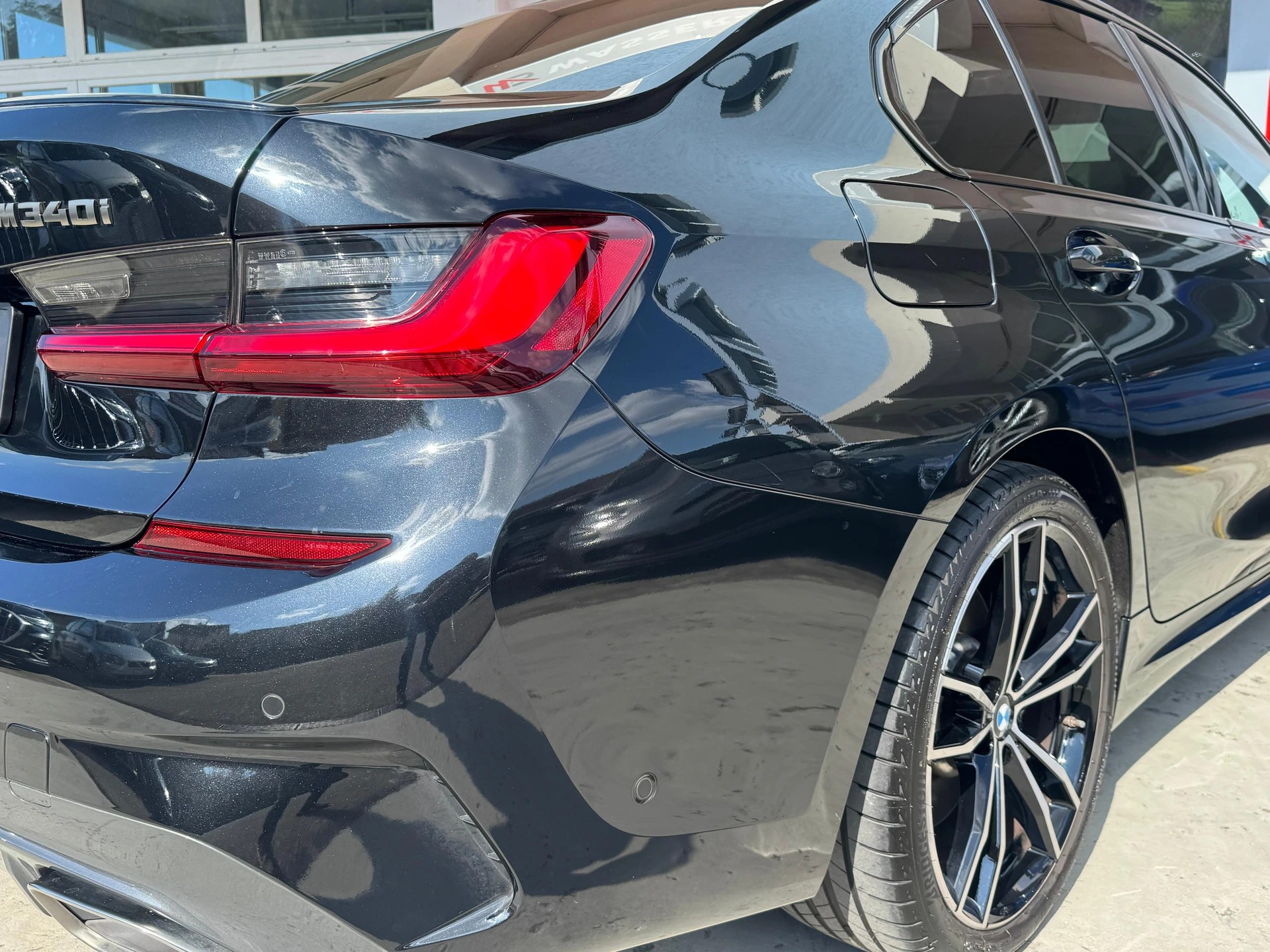 BMW M340i xDrive 48V Steptronic-image-8