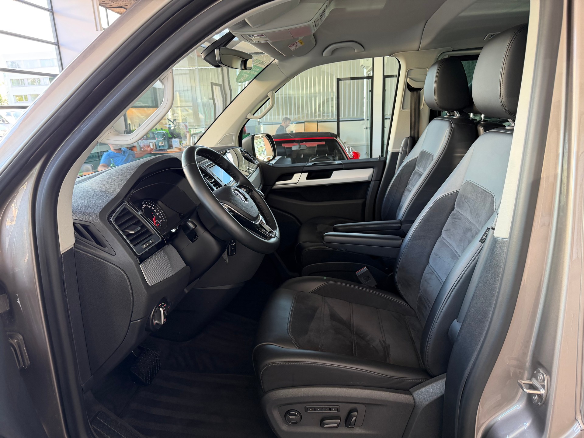 VW T6 Multivan 2.0 Bi-TDI 204 PS Highline Liberty DSG-image-13