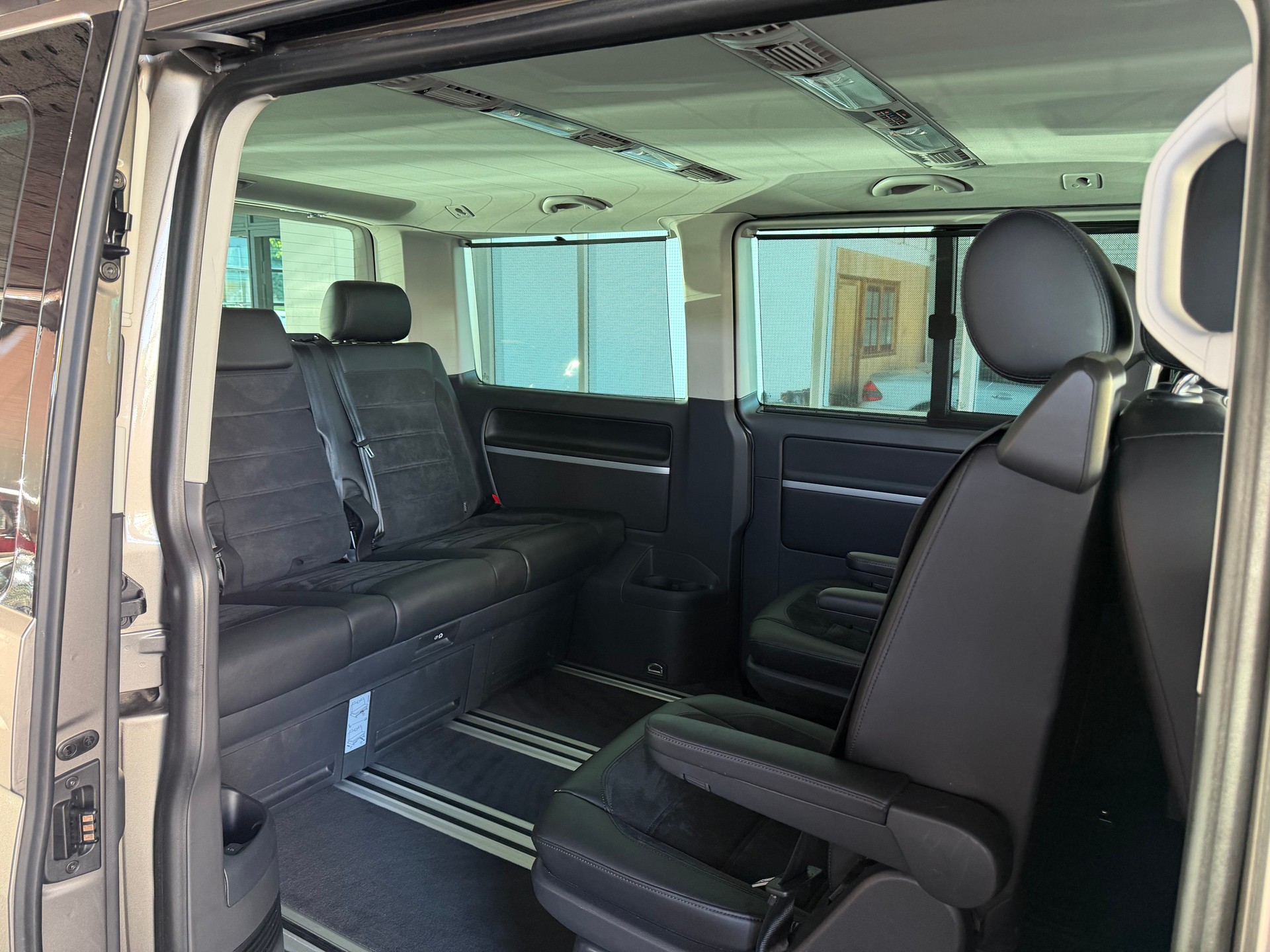 VW T6 Multivan 2.0 Bi-TDI 204 PS Highline Liberty DSG-image-10