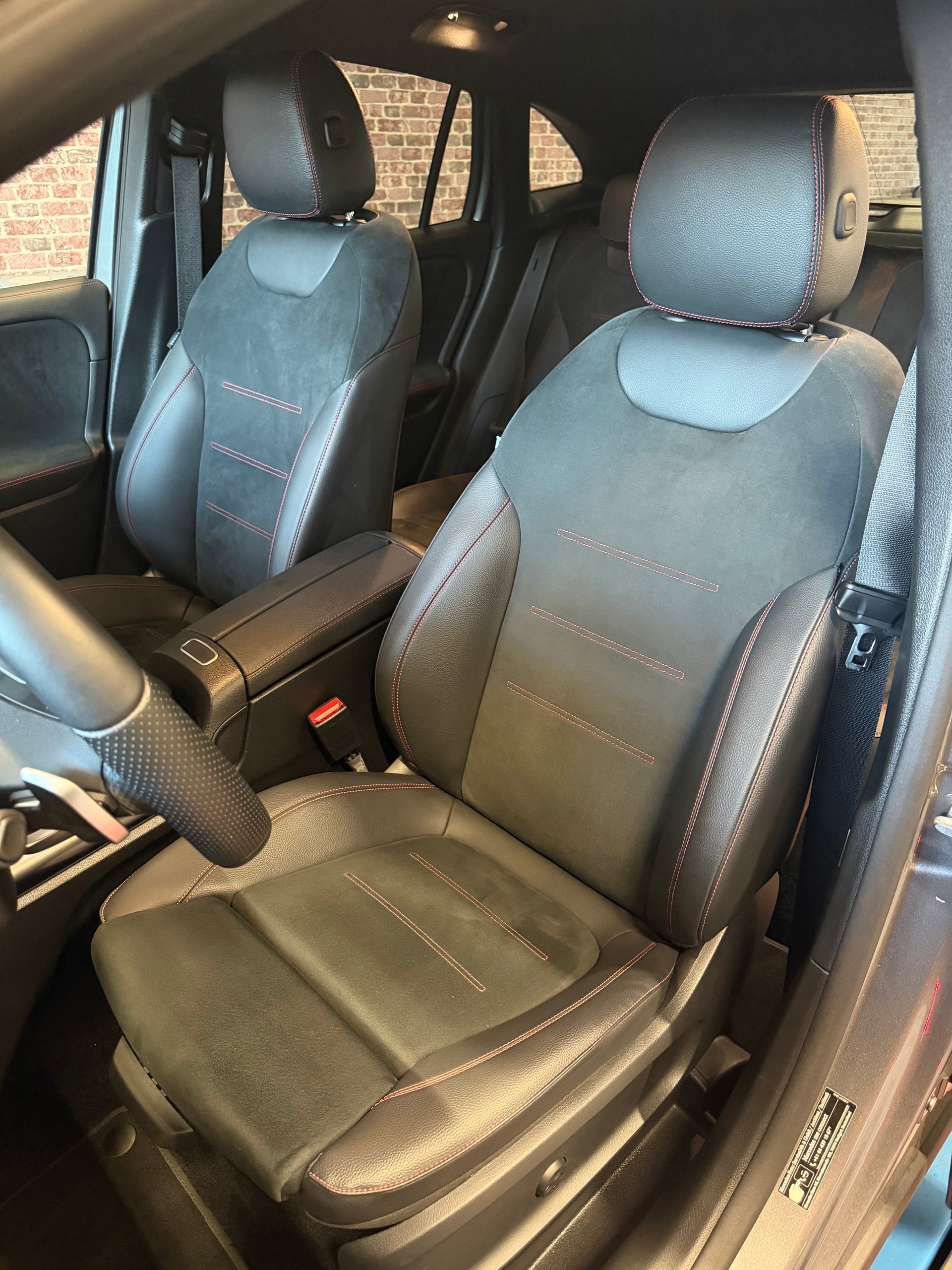 MERCEDES-BENZ GLA 250 e 8G-DCT AMG LINE-image-6