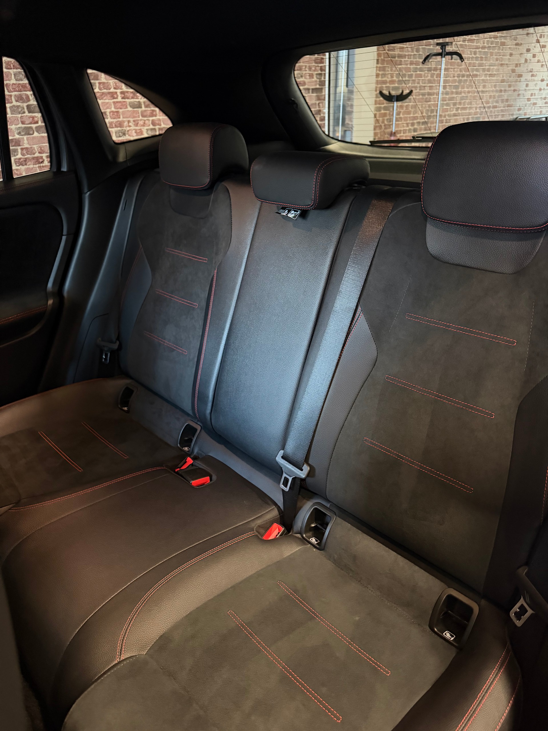 MERCEDES-BENZ GLA 250 e 8G-DCT AMG LINE-image-7
