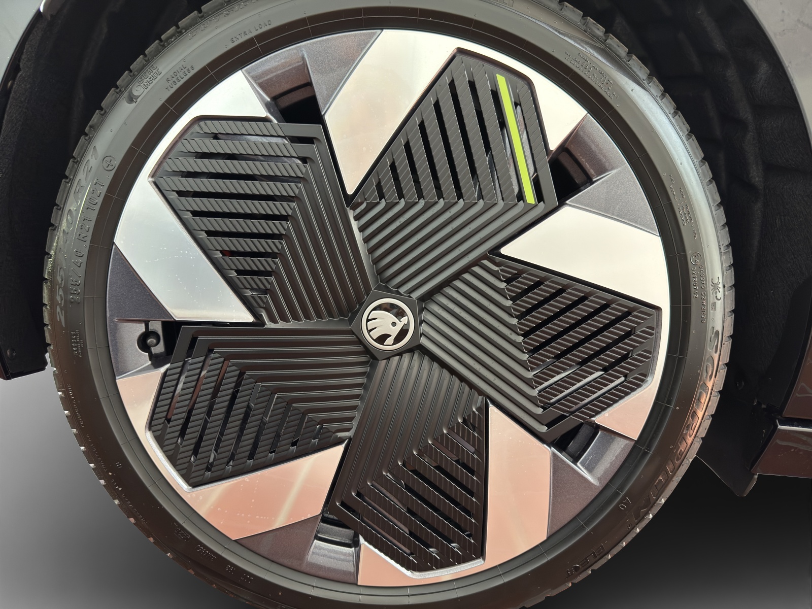 SKODA Enyaq 85x 4x4-image-13