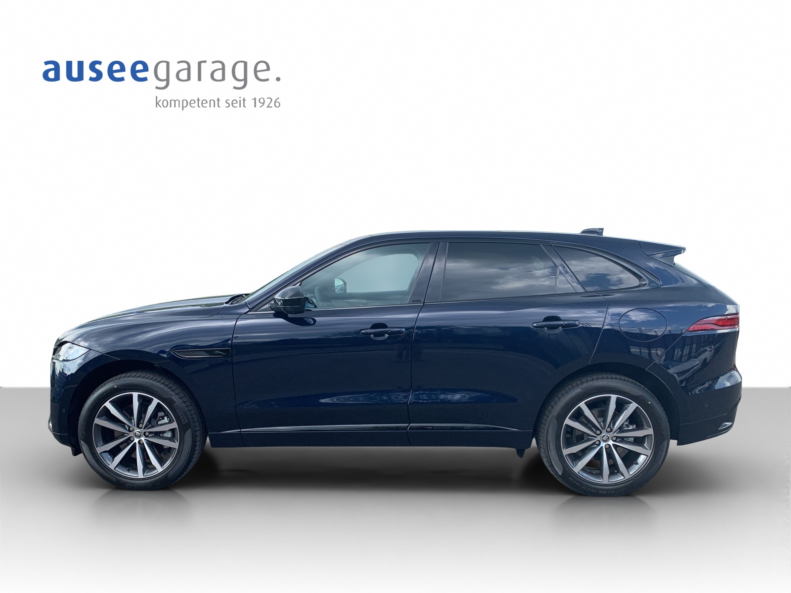 JAGUAR F-Pace 2.0 P400e R-Dynamic HSE 90th Anniversary Ed. AWD 90-showroom-element-1