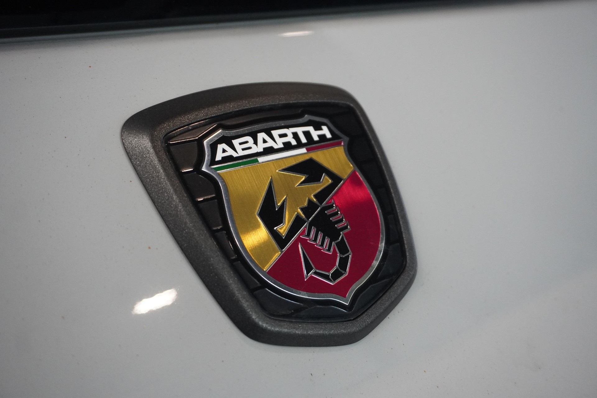 FIAT 595 1.4 16V Turbo Abarth Competizione Dualogic-image-12