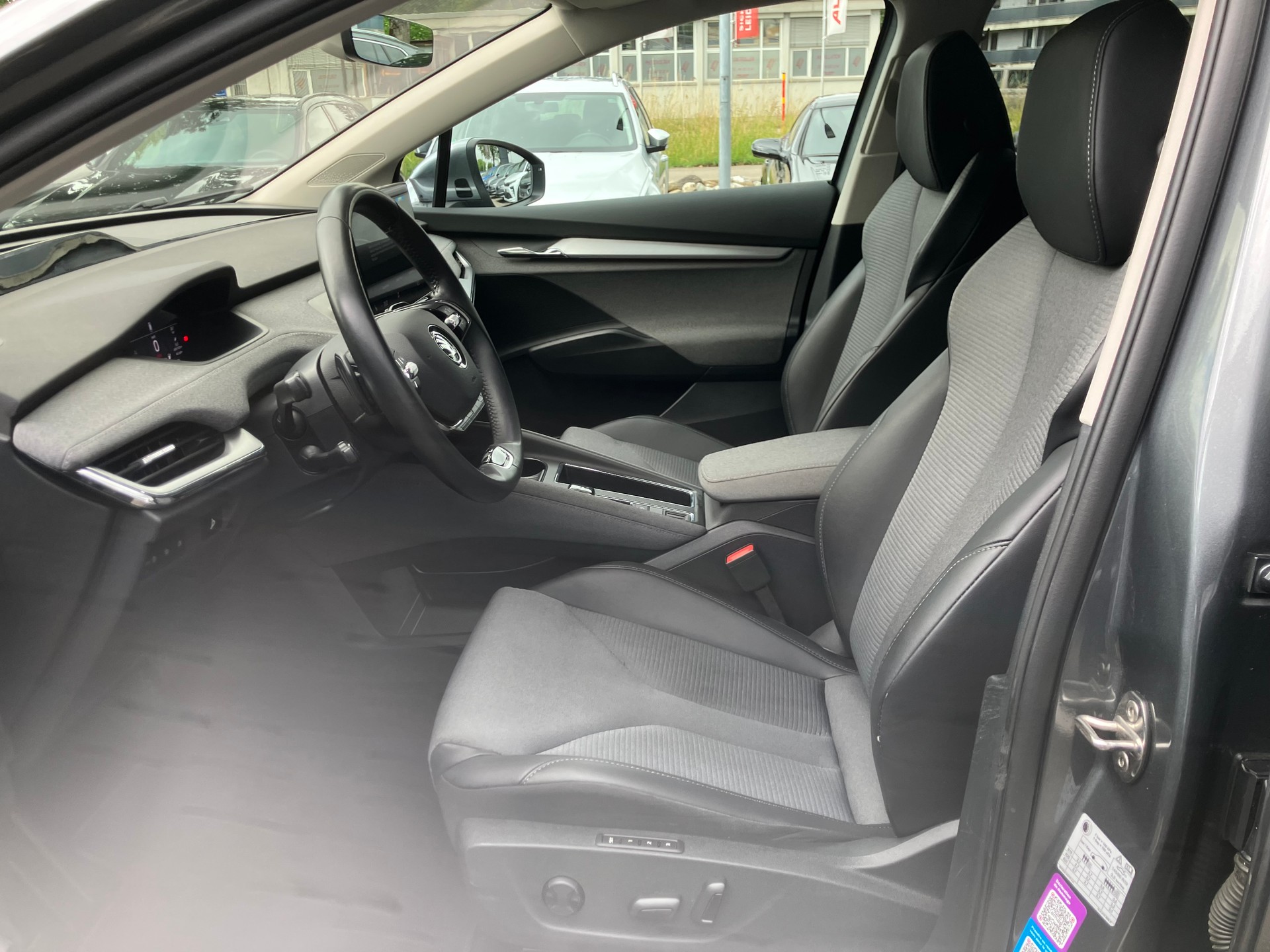 SKODA Enyaq iV 80-image-8