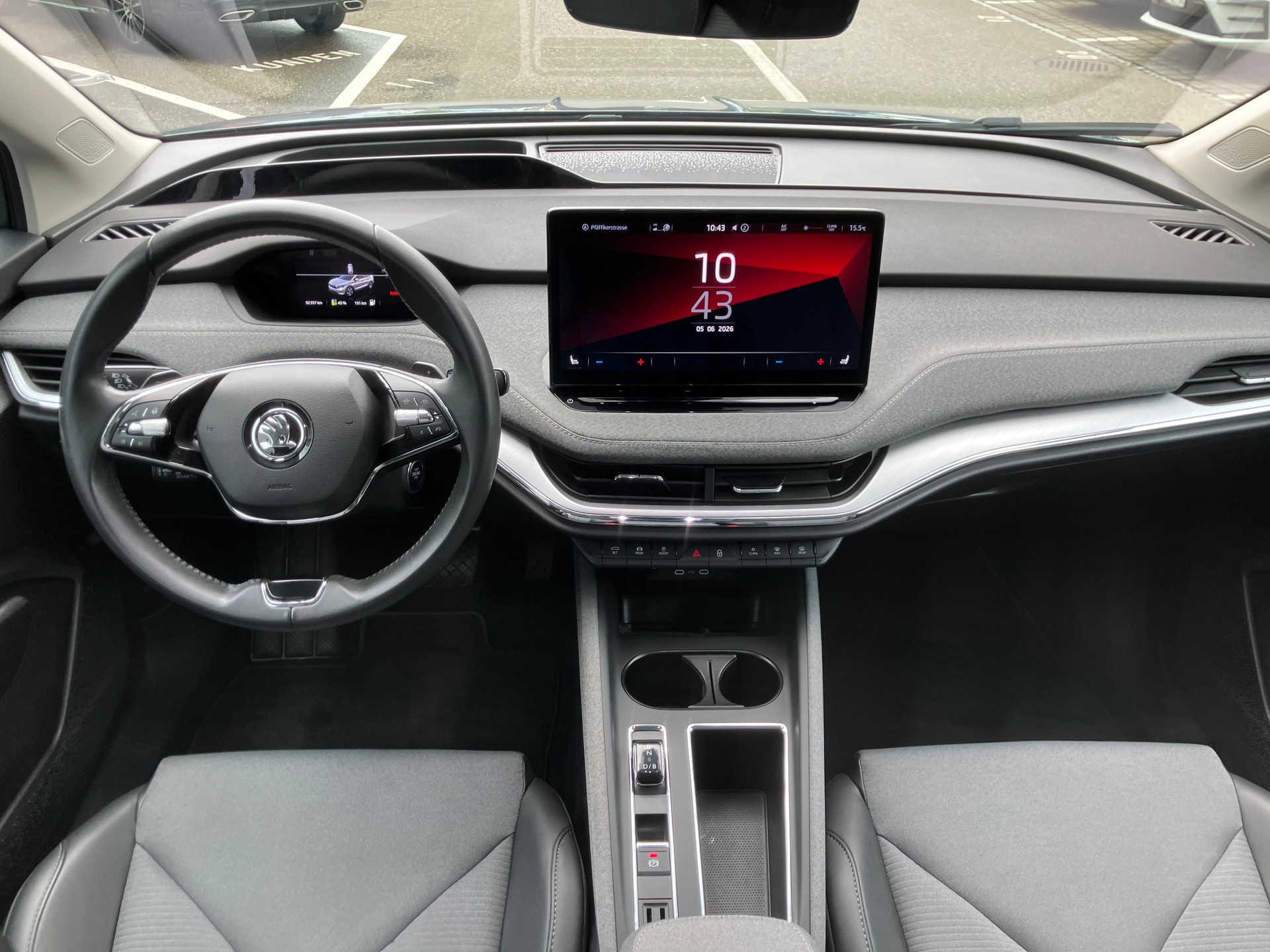 SKODA Enyaq iV 80-image-9