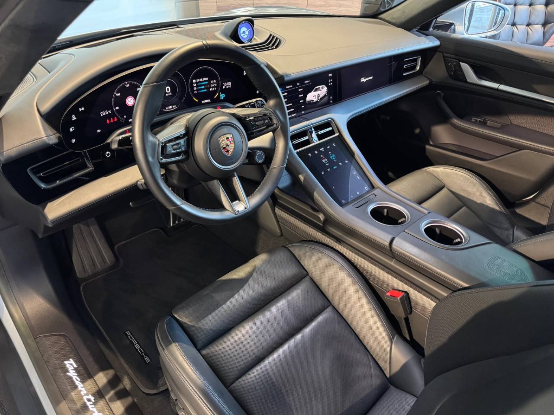 PORSCHE Taycan Turbo S Sport Turismo-showroom-element-3