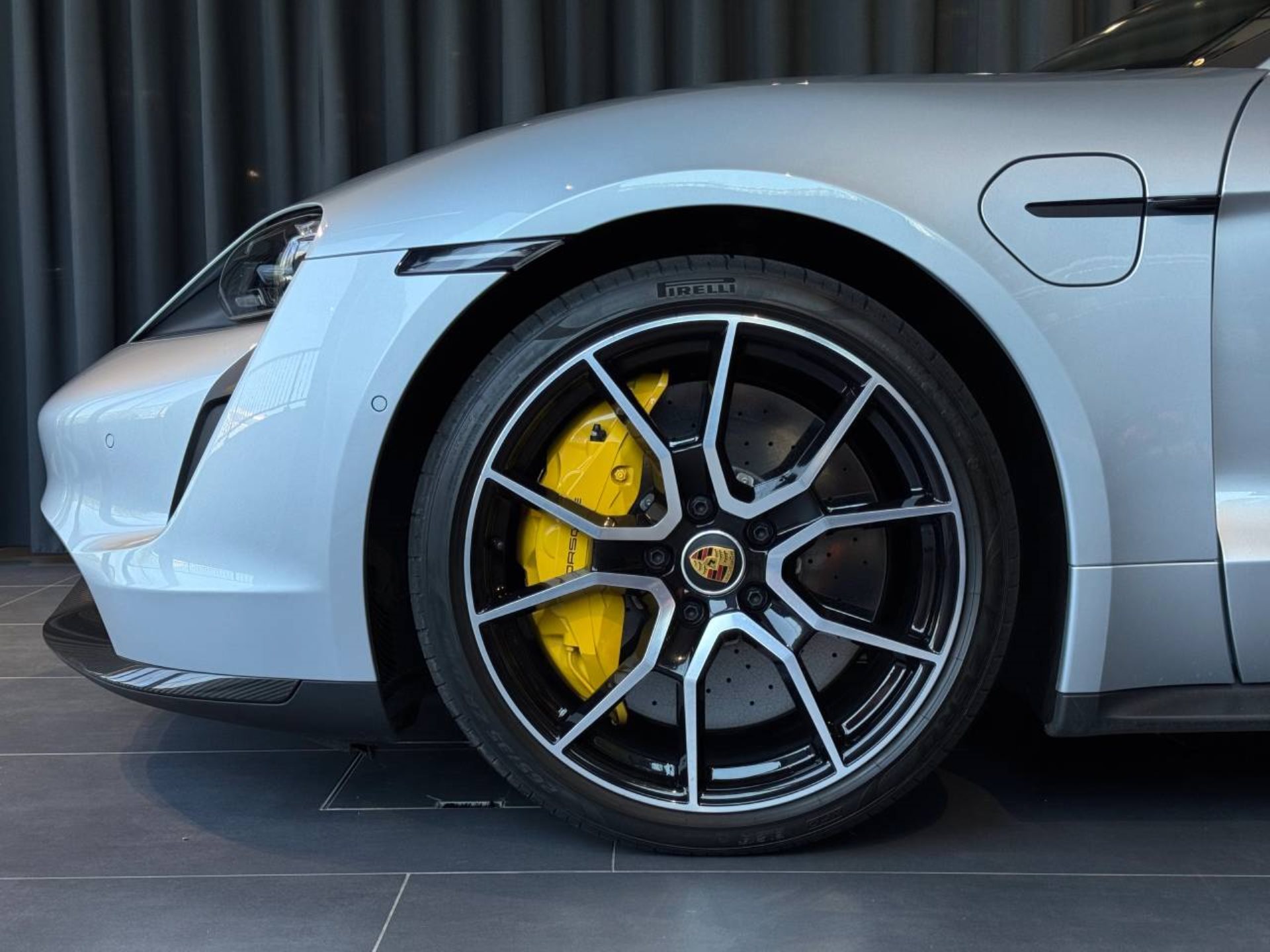 PORSCHE Taycan Turbo S Sport Turismo-image-10