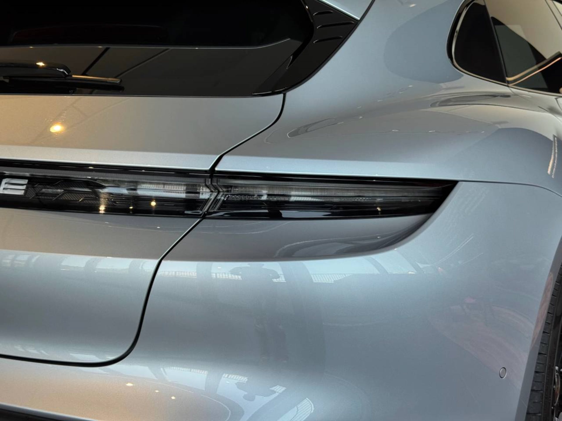 PORSCHE Taycan Turbo S Sport Turismo-image-13