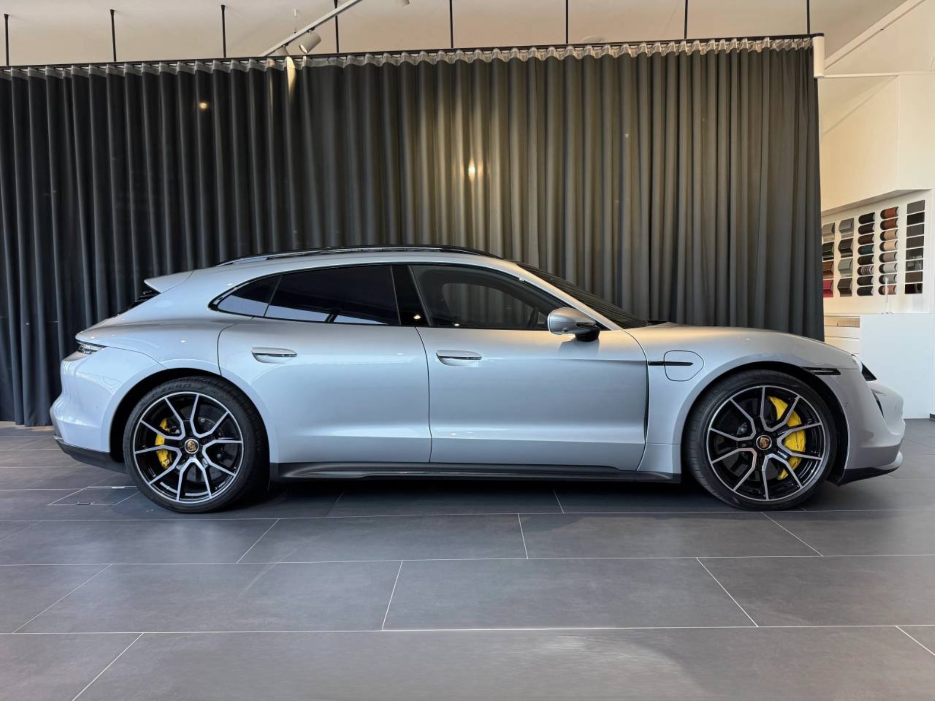 PORSCHE Taycan Turbo S Sport Turismo-image-7