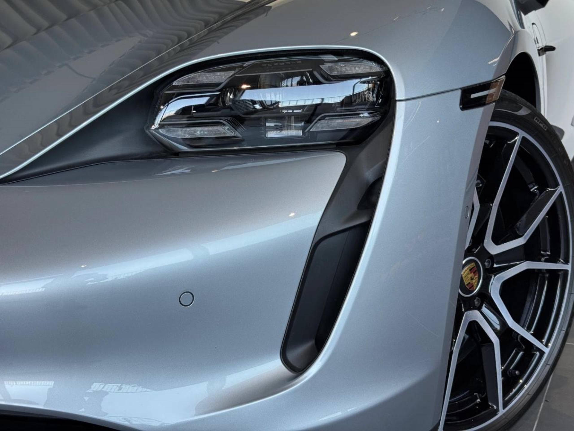 PORSCHE Taycan Turbo S Sport Turismo-image-32