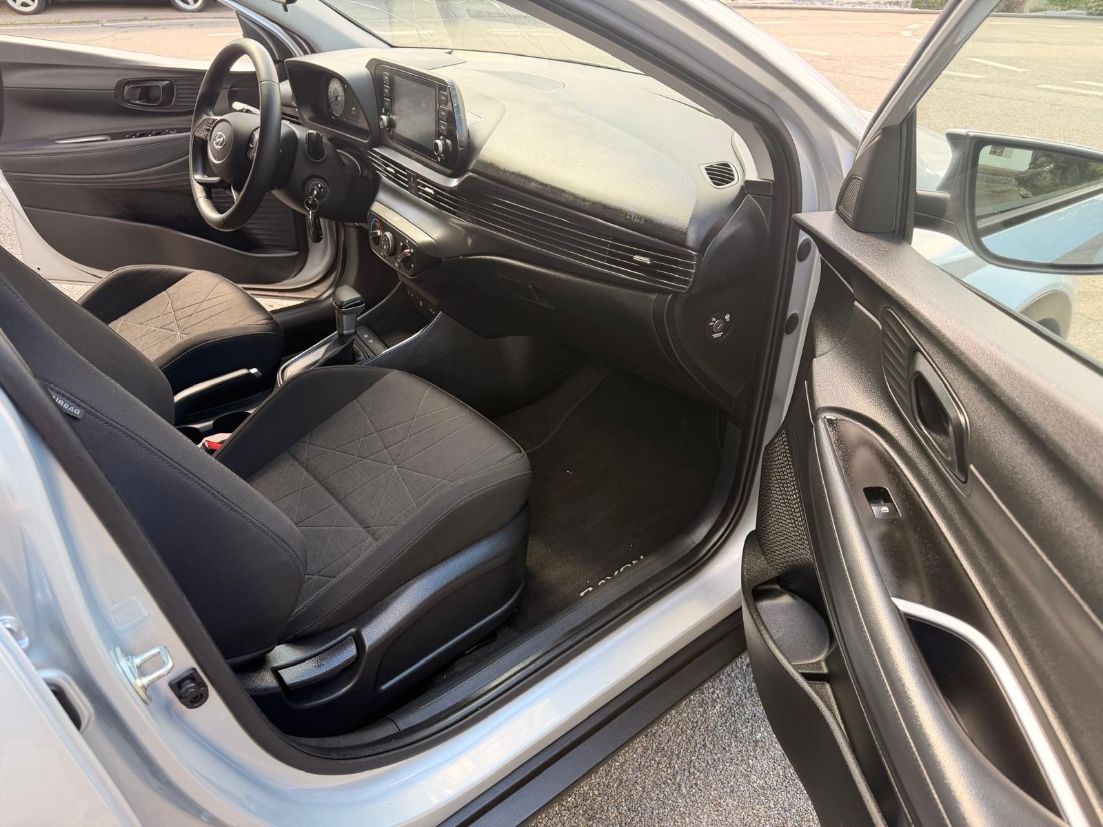 HYUNDAI Bayon 1.0 T-GDi Amplia DCT-image-13