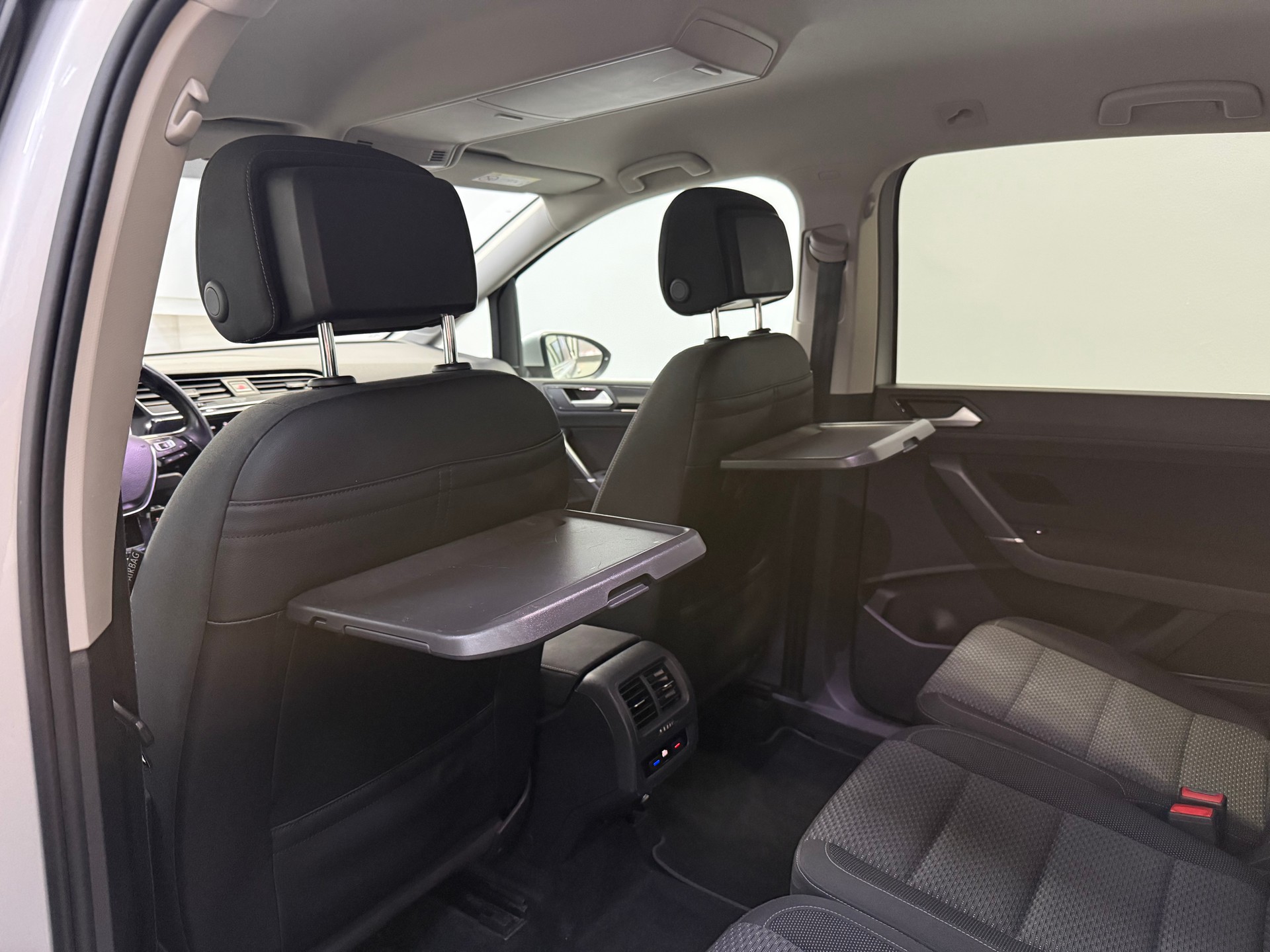 VW Touran 1.6 TDI BlueMotion Technology Trendline DSG-image-14
