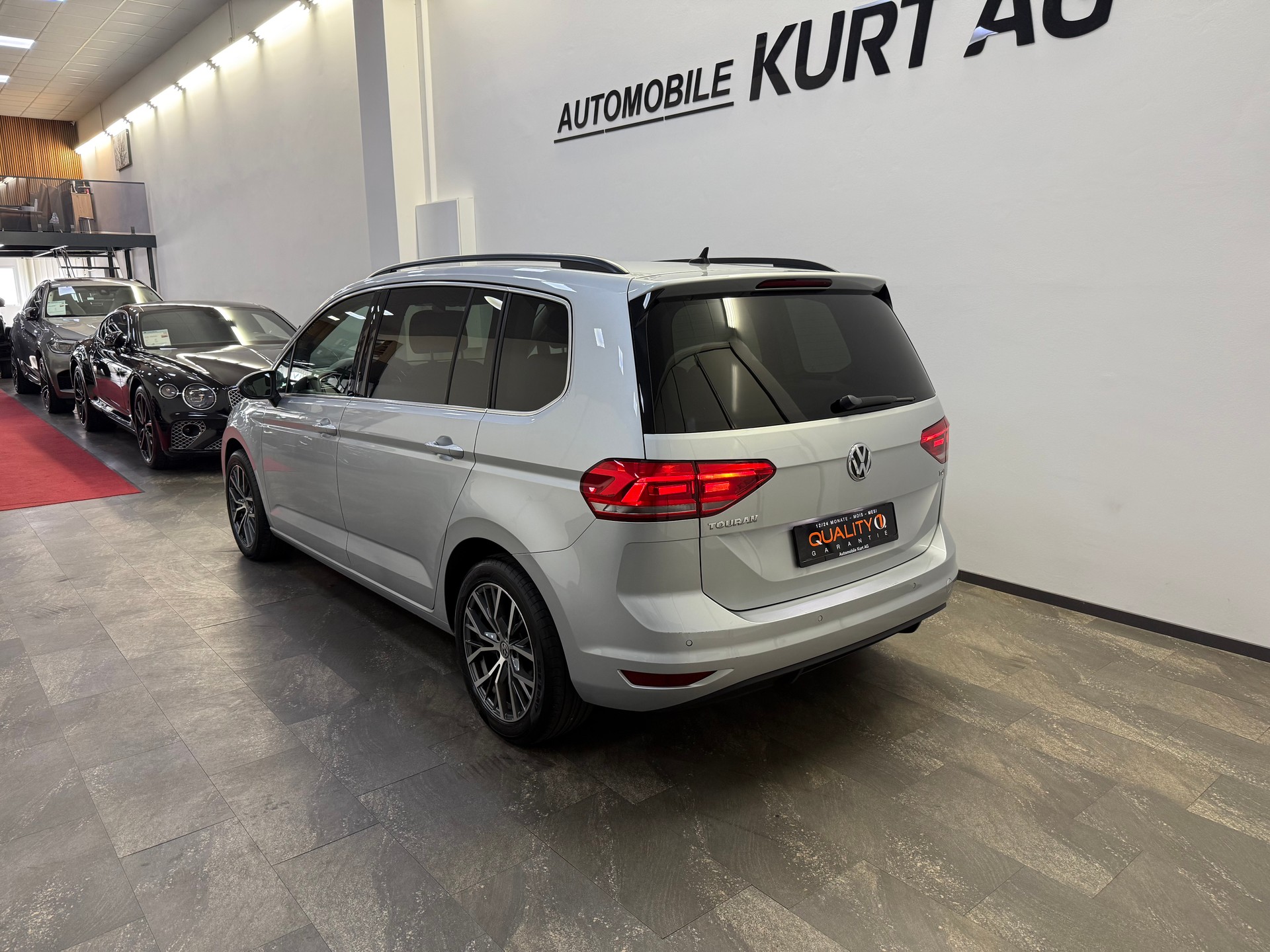 VW Touran 1.6 TDI BlueMotion Technology Trendline DSG-showroom-element-3