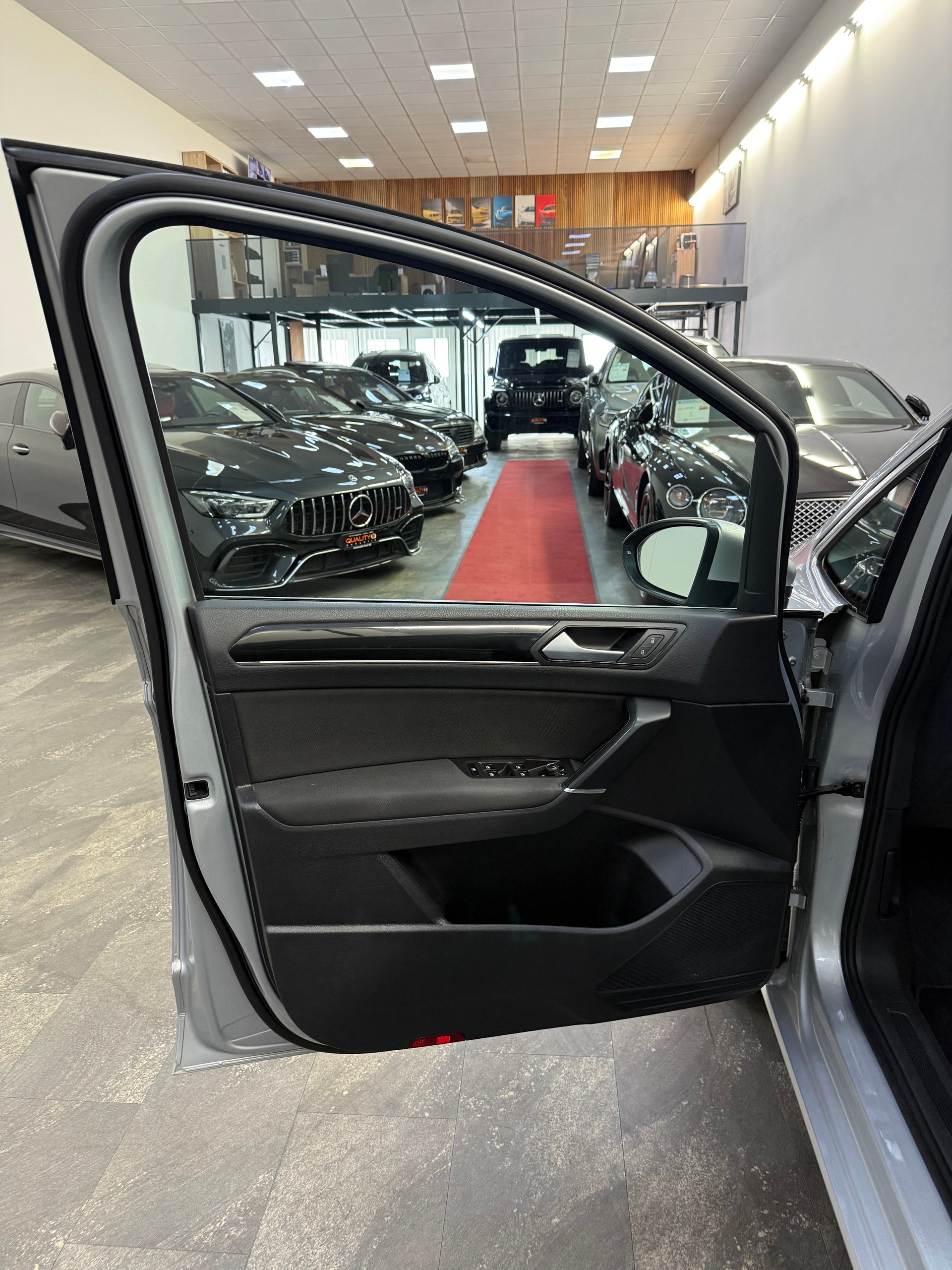 VW Touran 1.6 TDI BlueMotion Technology Trendline DSG-image-15
