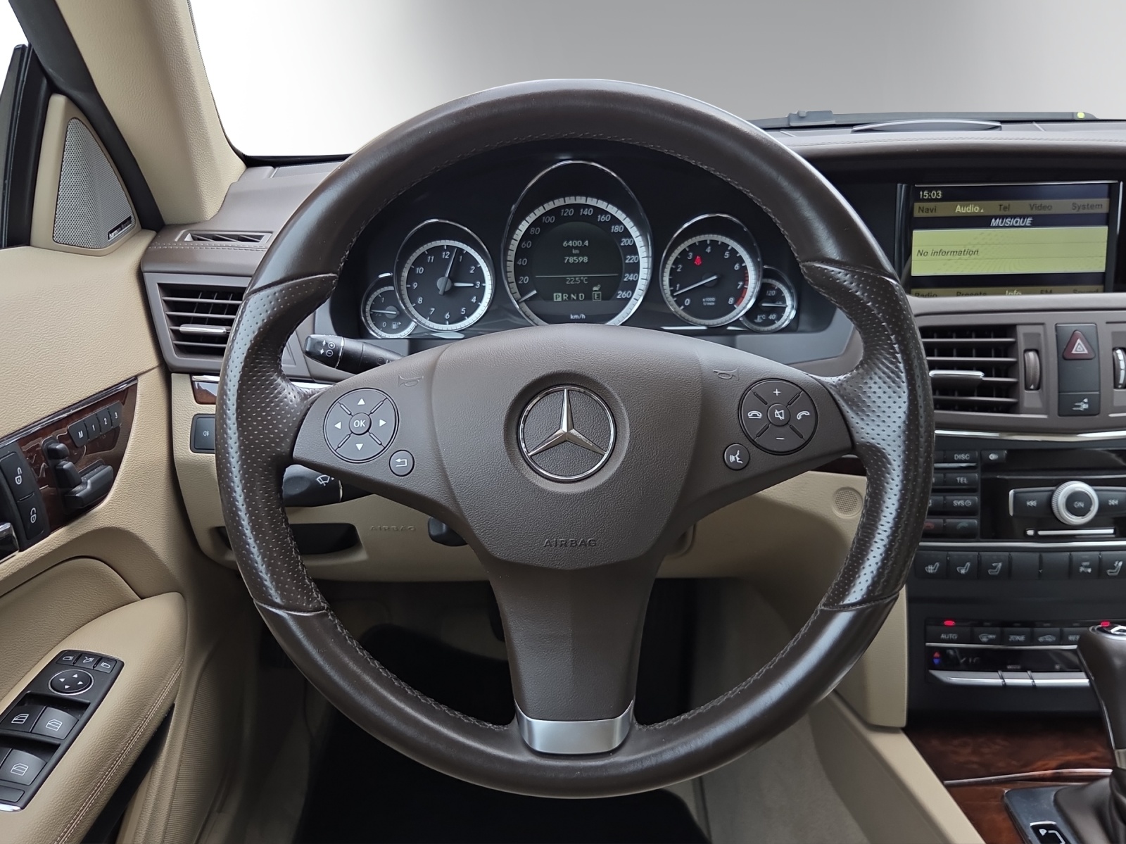 MERCEDES-BENZ E 350 CGI BlueEfficiency 7G-Tronic-image-11