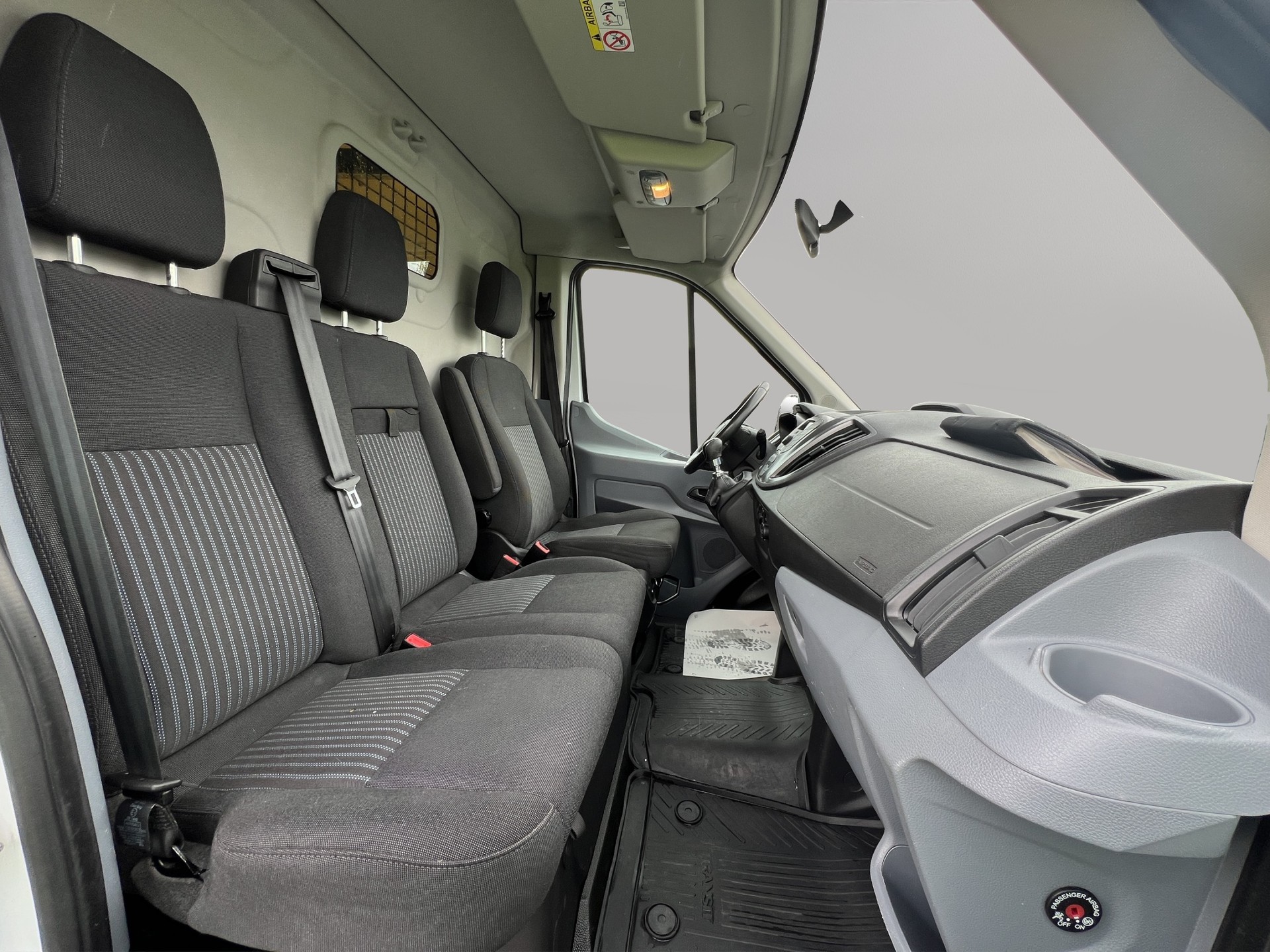 FORD Transit Van 350 L2H3 Ambiente 4WD-image-10