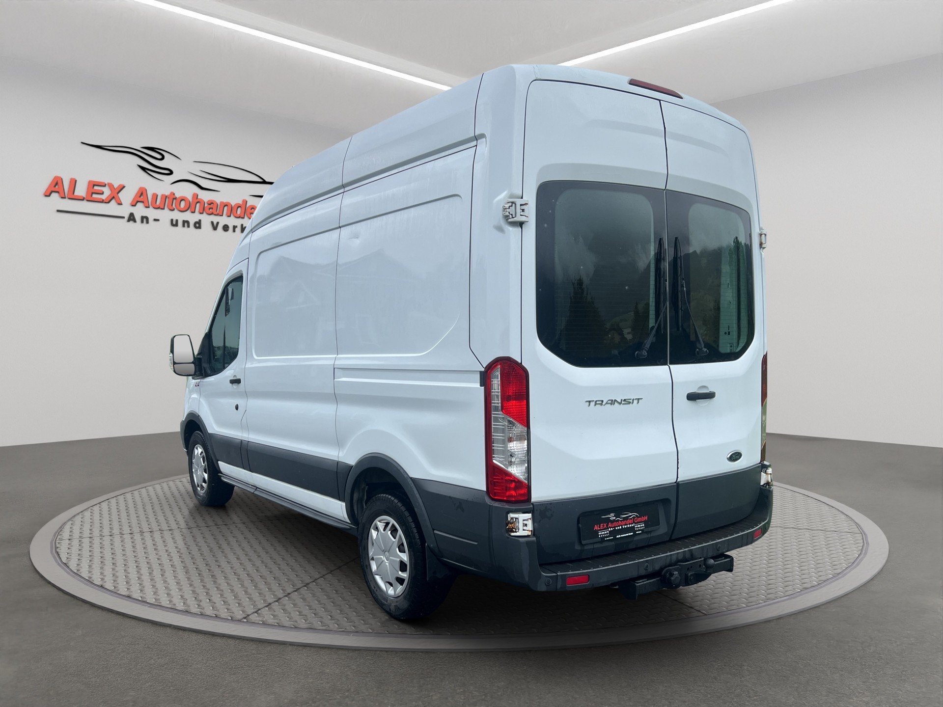 FORD Transit Van 350 L2H3 Ambiente 4WD-image-3