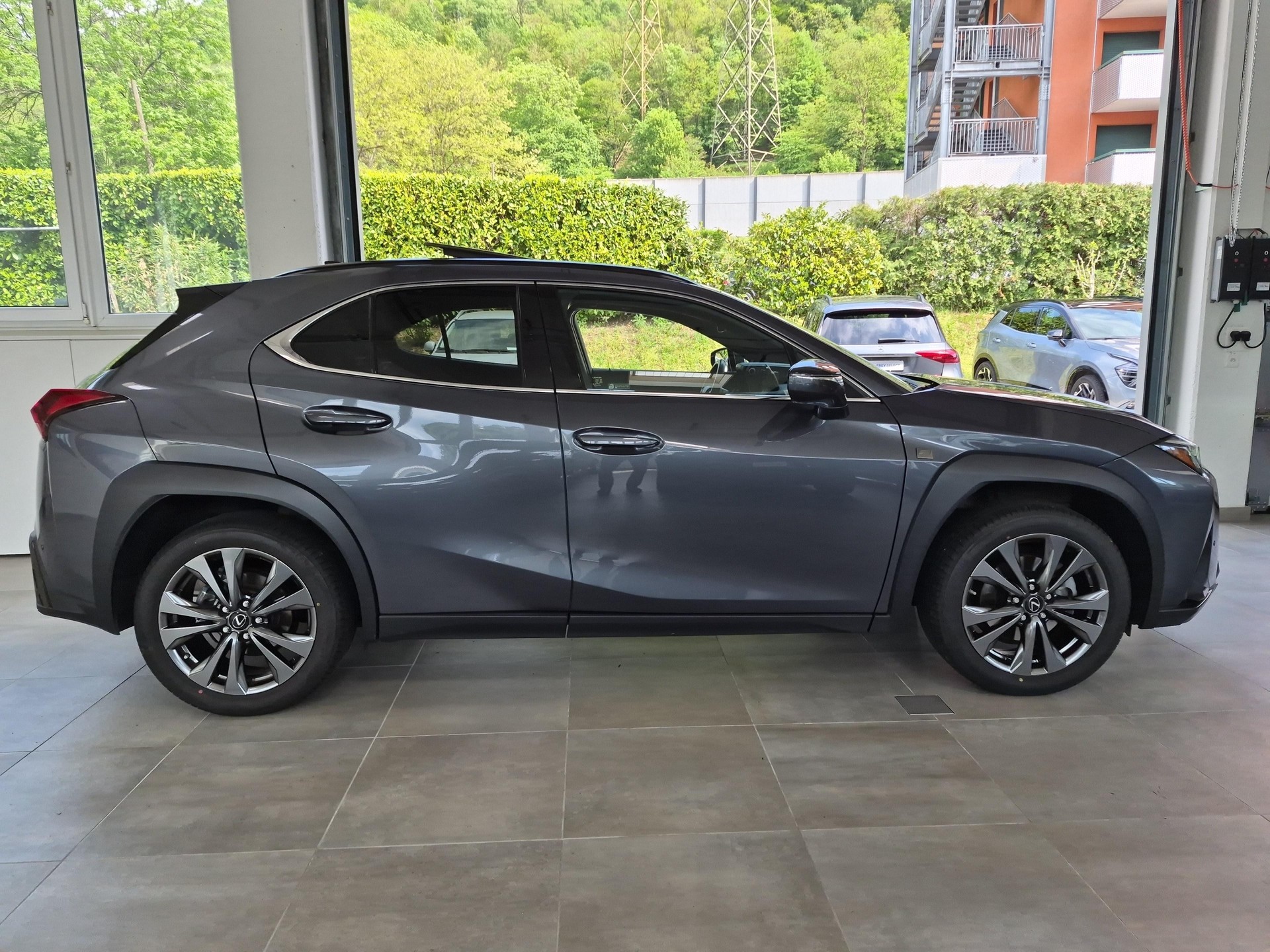 LEXUS UX 250h F-Line - Ruote invernali incluse-image-5