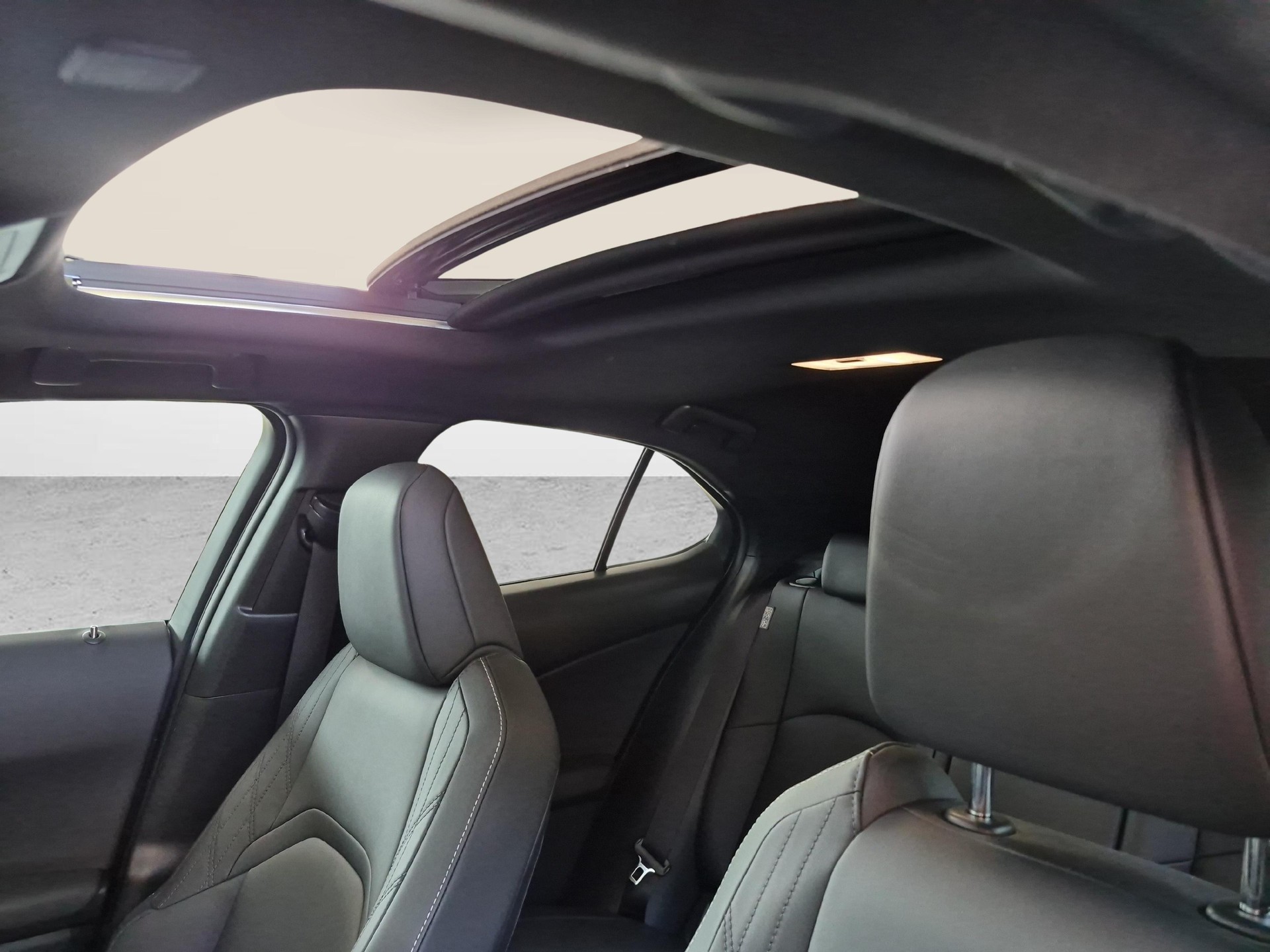 LEXUS UX 250h F-Line - Ruote invernali incluse-image-10