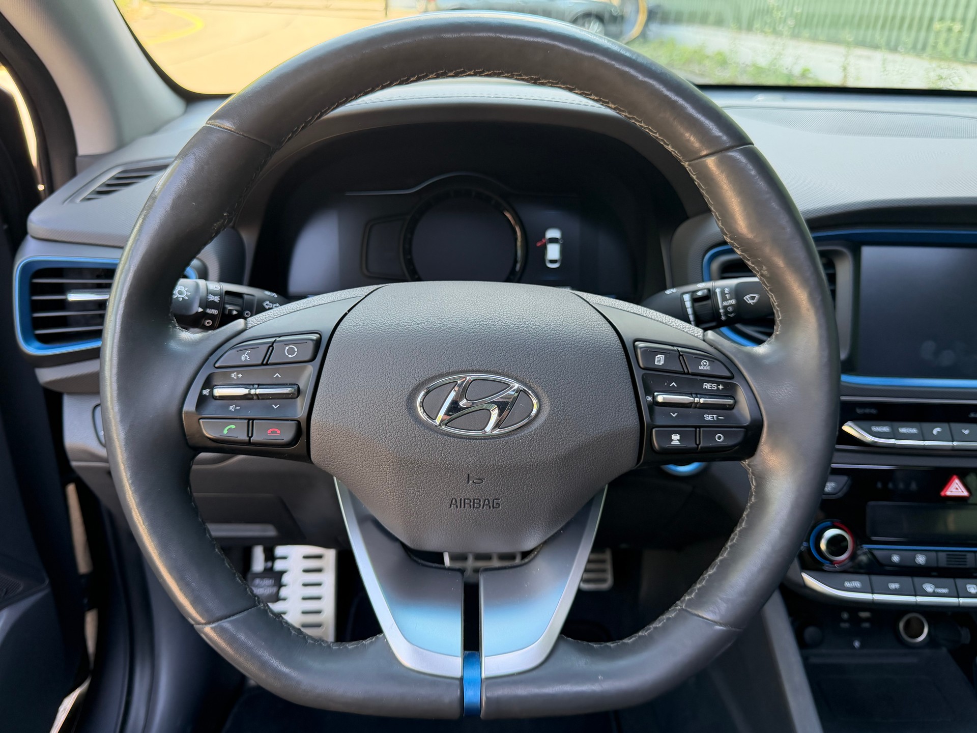HYUNDAI Ioniq 1.6 GDi HEV Launch Plus DCT-image-17