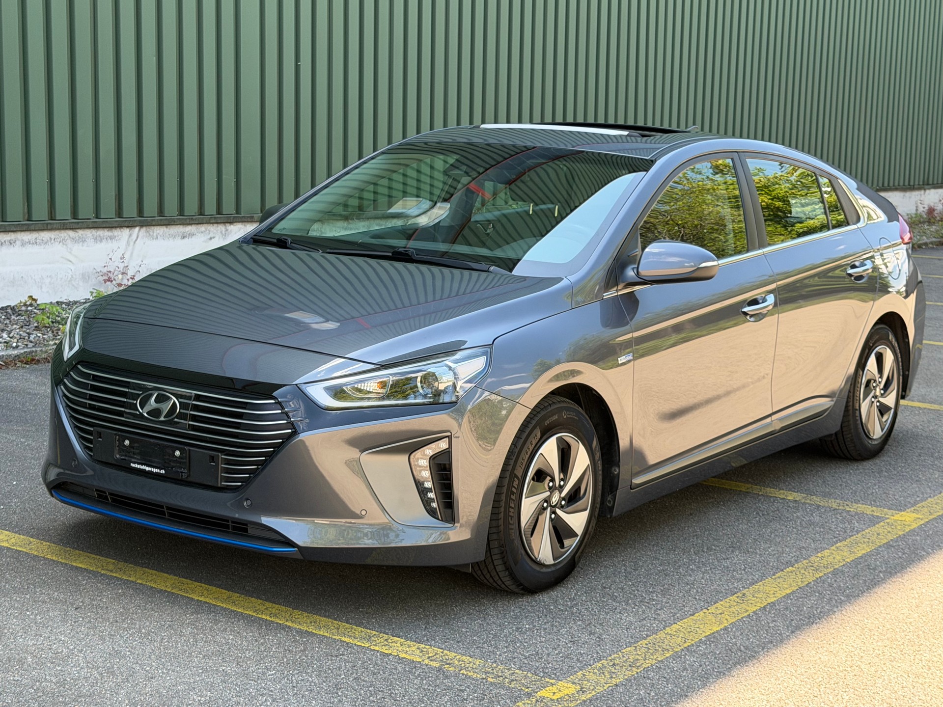 HYUNDAI Ioniq 1.6 GDi HEV Launch Plus DCT