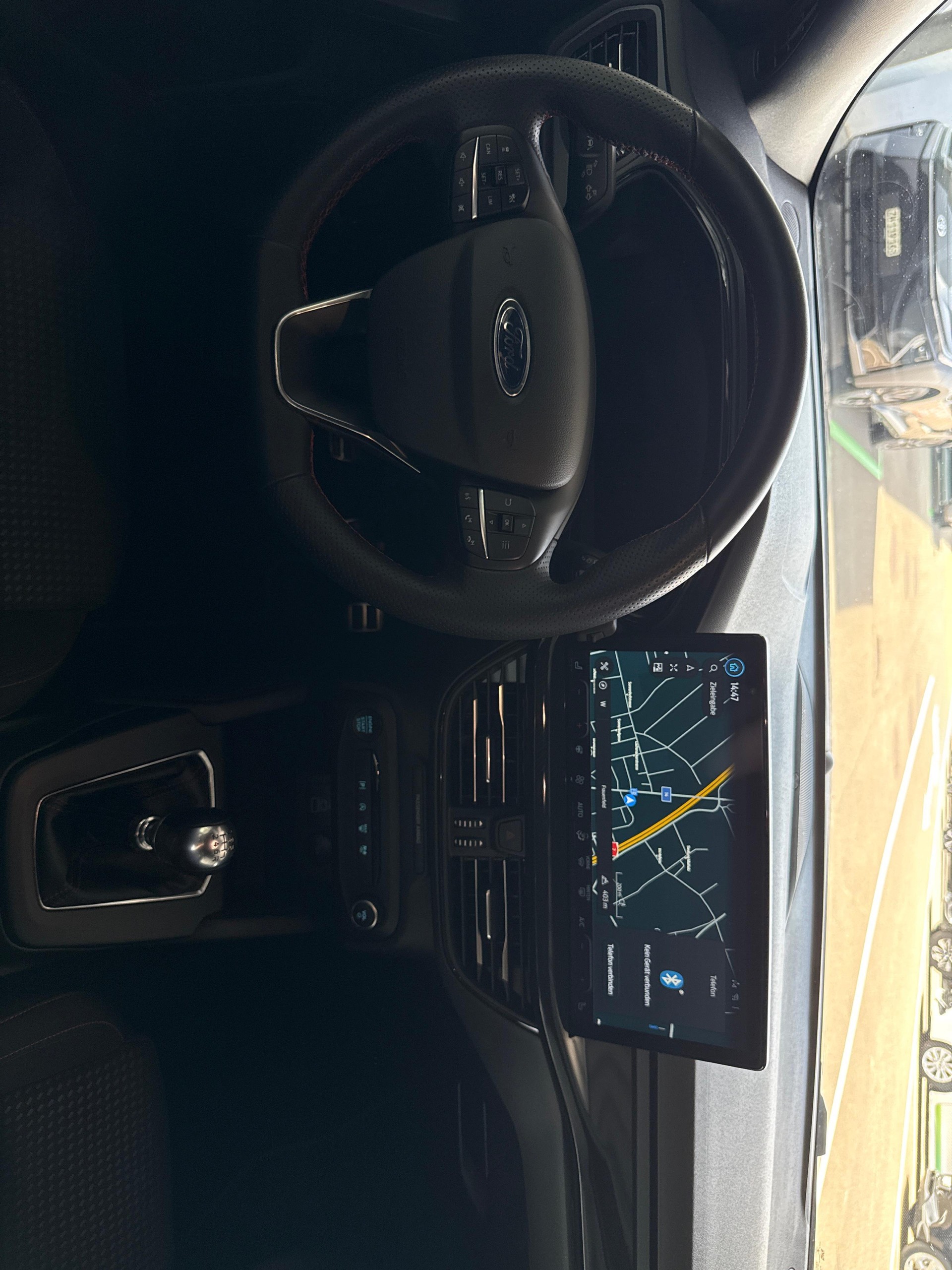 FORD Focus 1.0i EcoB Hybrid 155 ST-Line X-image-8