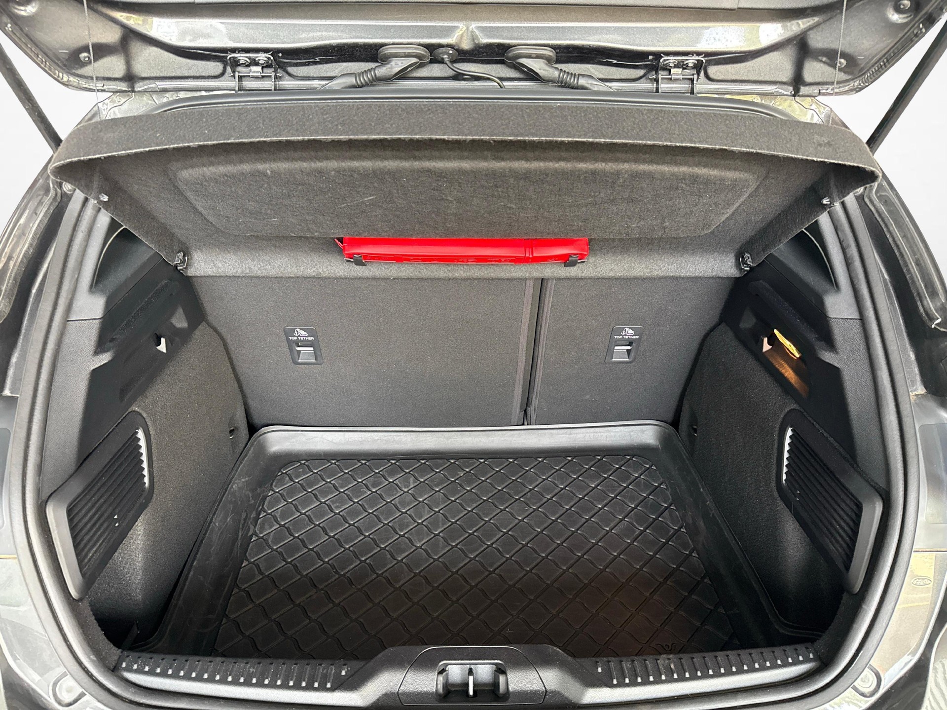 FORD Focus 1.0i EcoB Hybrid 155 ST-Line X-image-11