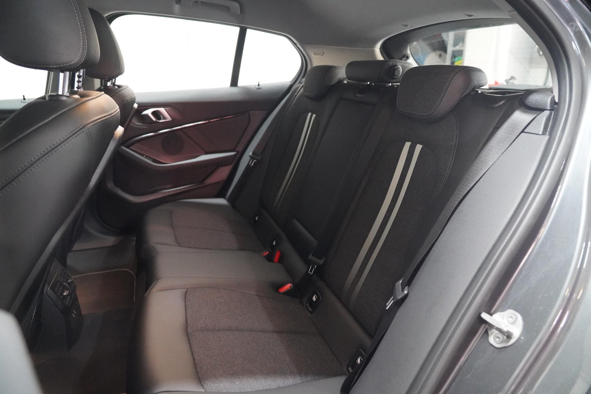 BMW 118i Steptronic-image-12
