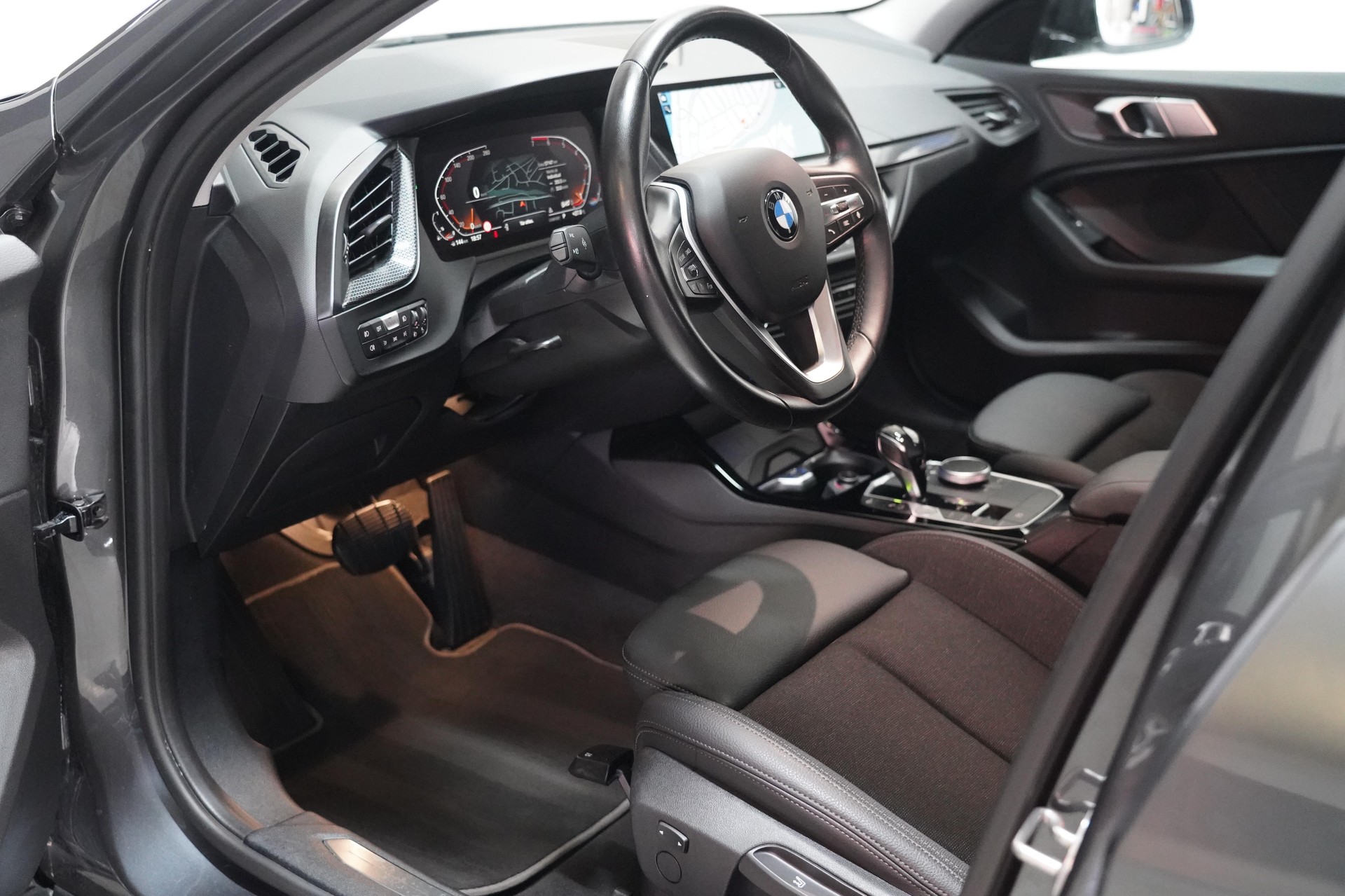 BMW 118i Steptronic-image-9
