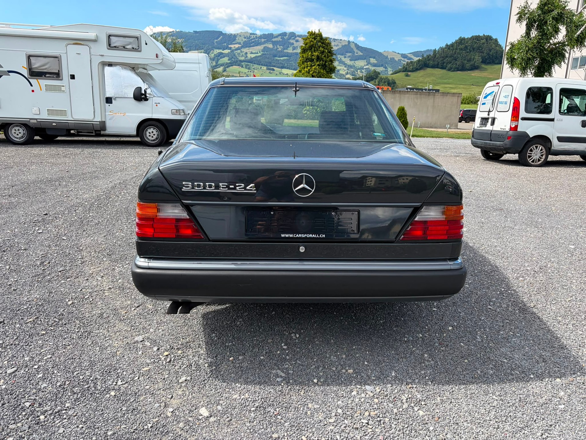 MERCEDES-BENZ E 300 24-image-4