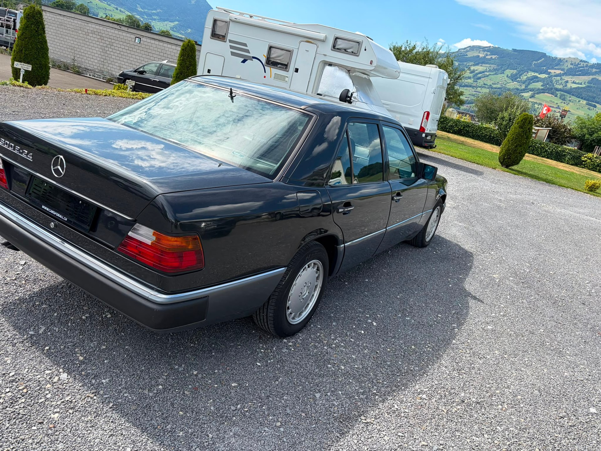 MERCEDES-BENZ E 300 24-image-7