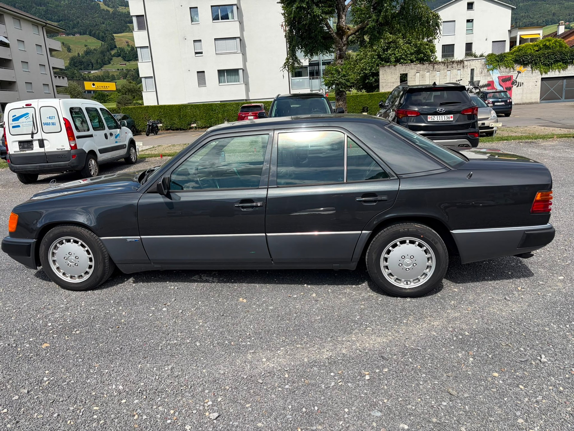 MERCEDES-BENZ E 300 24-image-3