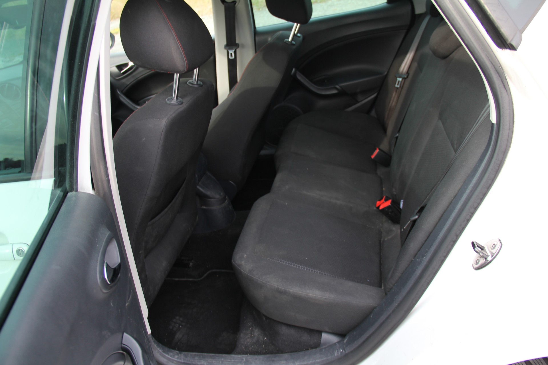 SEAT Ibiza 1.2 TSI FR Viva DSG-image-7