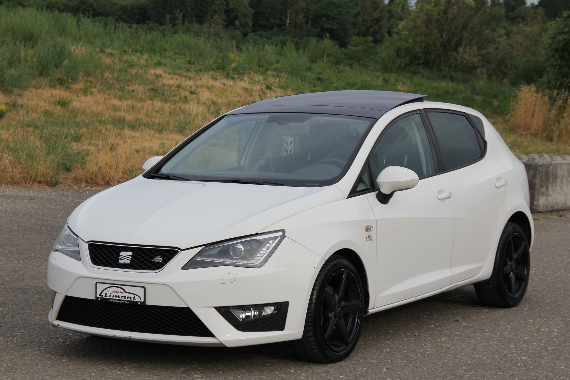 SEAT Ibiza 1.2 TSI FR Viva DSG-showroom-element-1