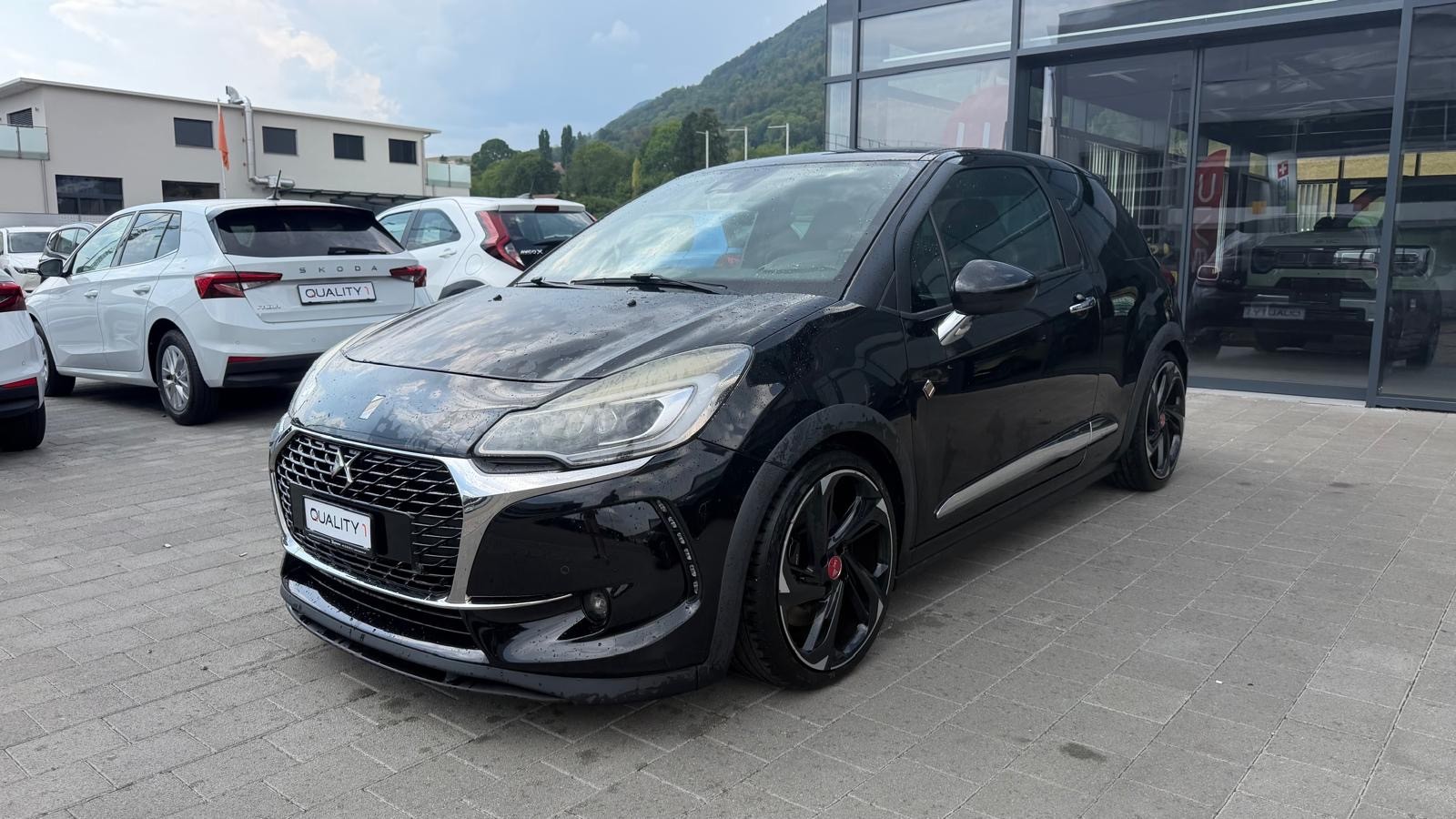 DS AUTOMOBILES DS 3 1.6 THP Performance Black Spezial-showroom-element-2