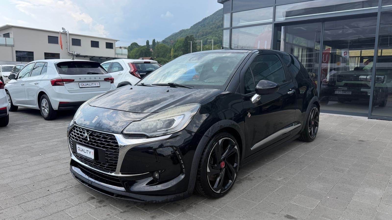 DS AUTOMOBILES DS 3 1.6 THP Performance Black Spezial-showroom-element-1