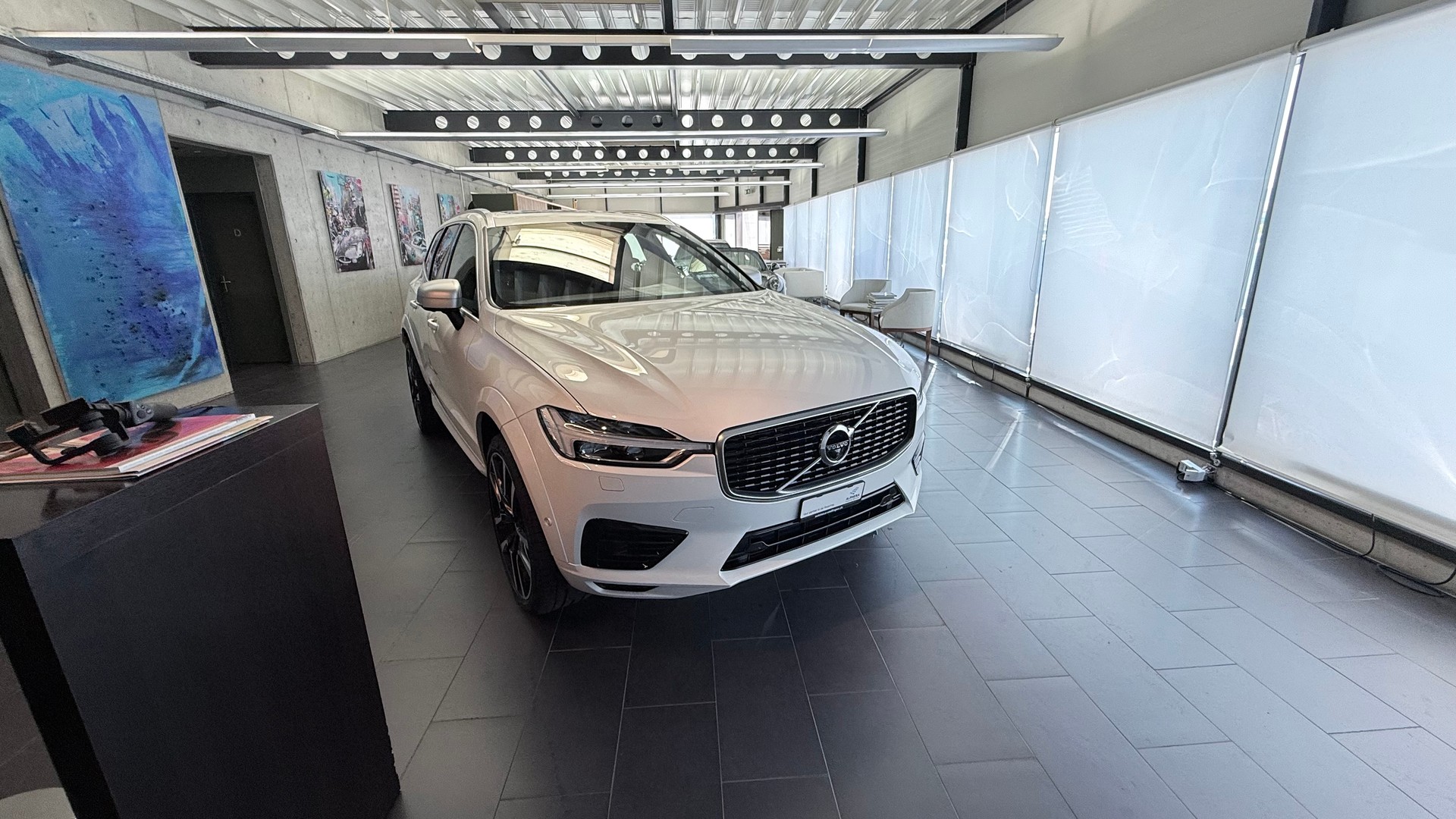 VOLVO XC60 2.0 T8 TE R-Design eAWD-showroom-element-2