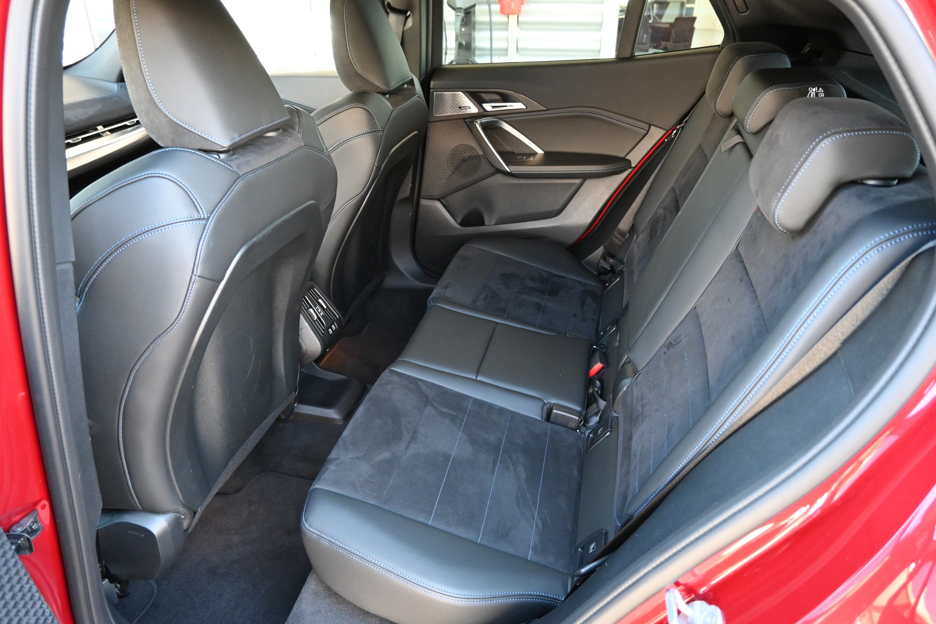 BMW X2 xDrive 20d 48V M Sport Pro + AHK 2000kg-image-13