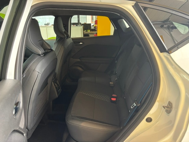 RENAULT Captur 1.8 E-Tech 160 Esprit Alpine DHT-image-9