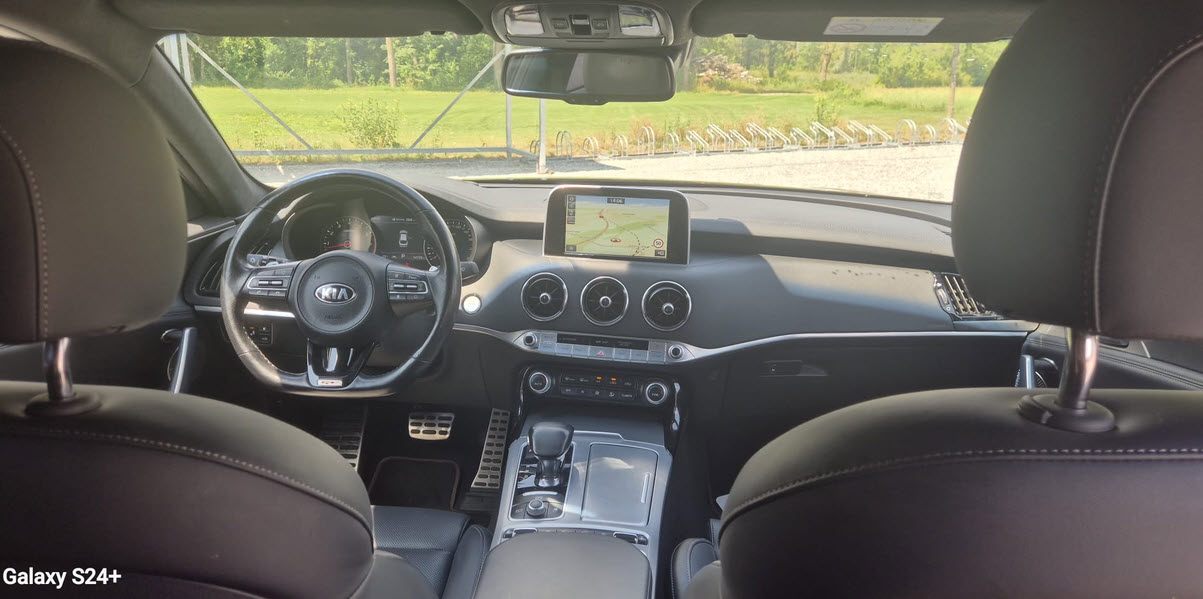 KIA Stinger 3.3 T-GDi GT Automat AWD-image-12