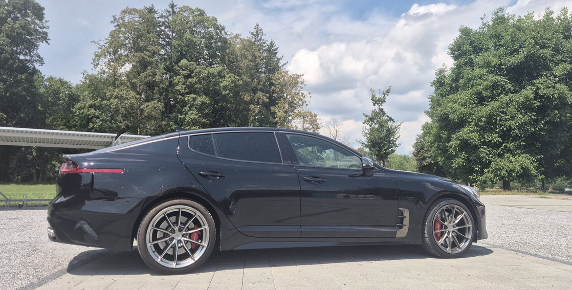 KIA Stinger 3.3 T-GDi GT Automat AWD-image-8