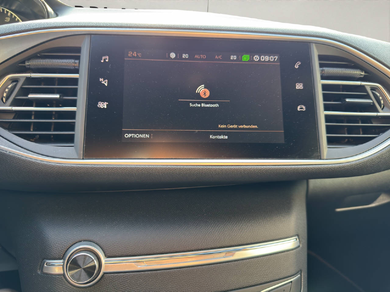 PEUGEOT 308 1.2 PureTech 130 Allure-image-12
