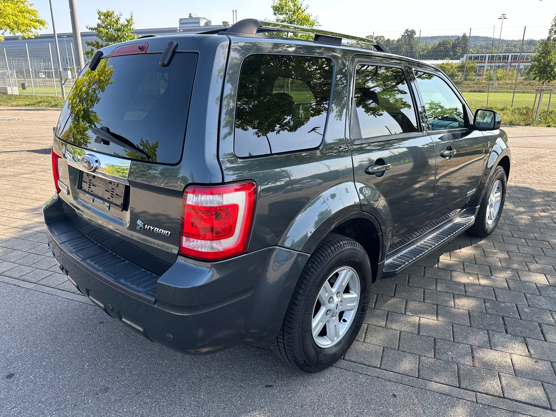 FORD Escape -Hybrid-image-4