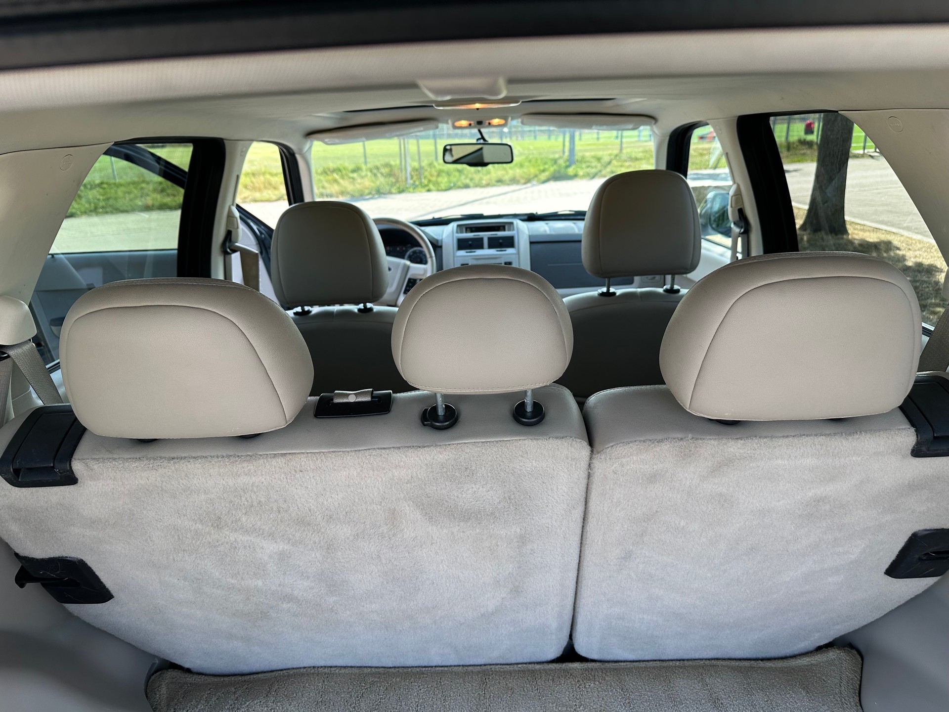 FORD Escape -Hybrid-image-8