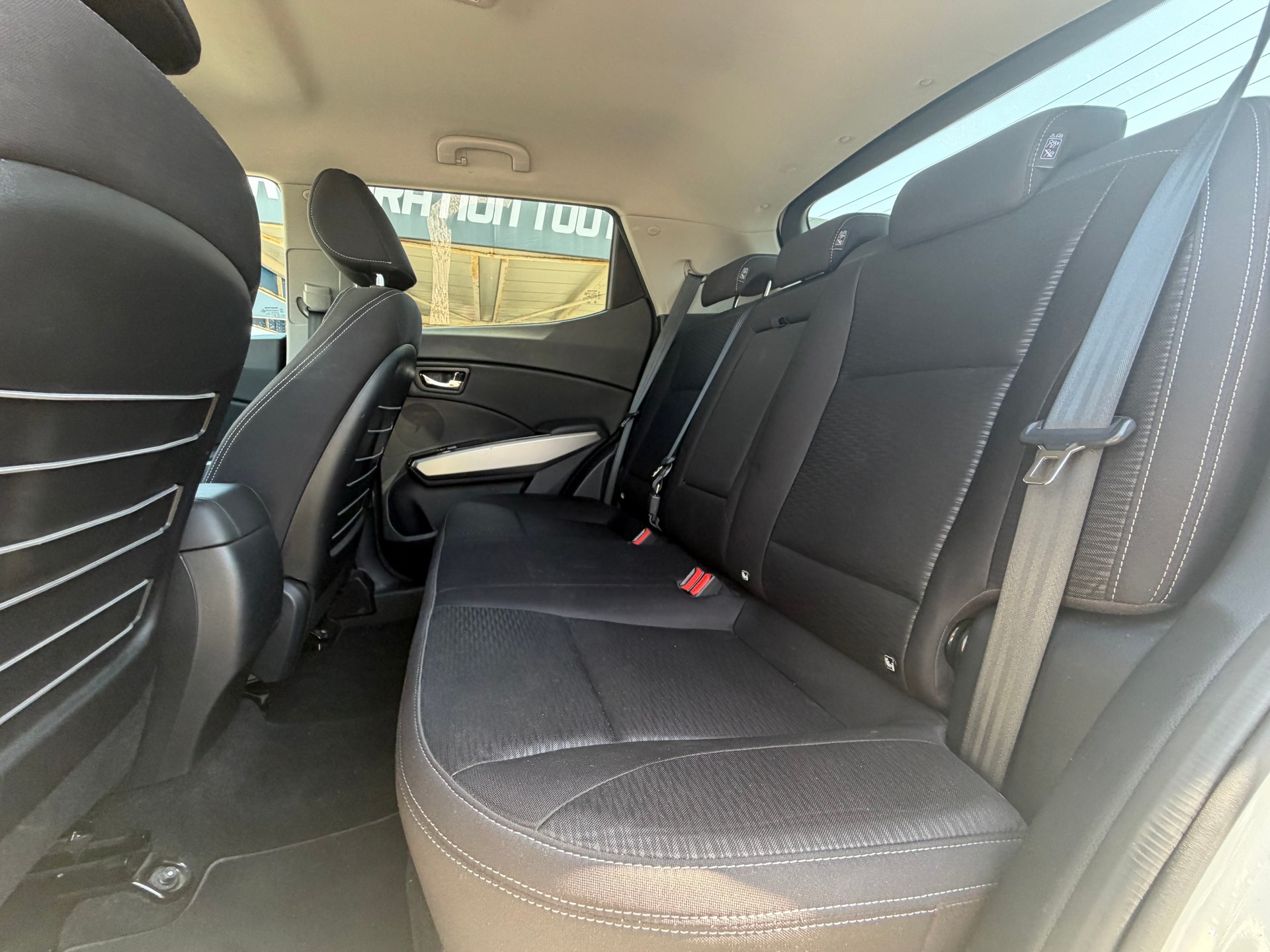KGM-SsangYong Tivoli 1.6 eXDi Quartz 2WD-image-14