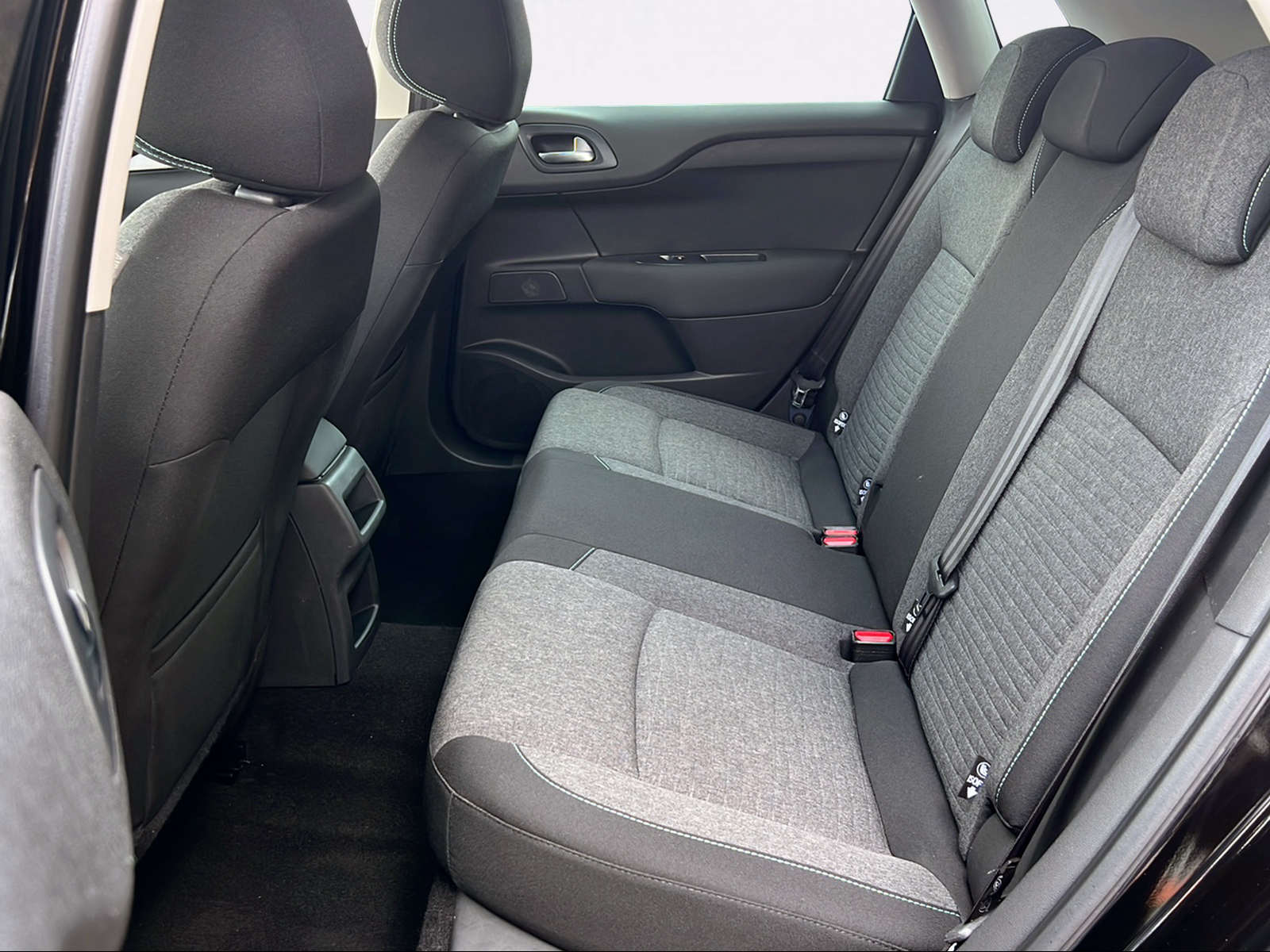 CITROEN C4 1.2 Pure Tech Feel Edition Automatic-image-12
